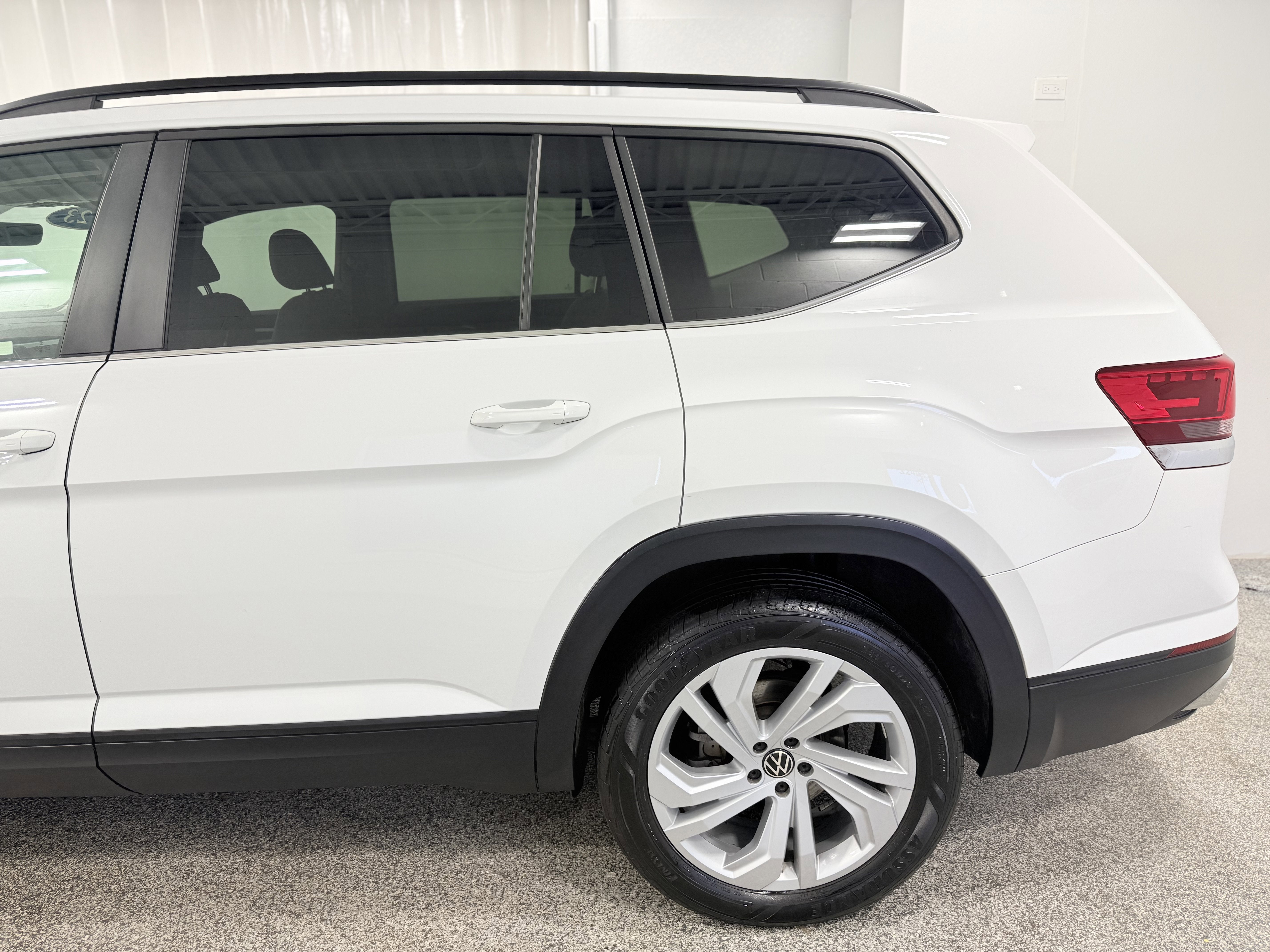 2023 Volkswagen Atlas 3.6L V6 SE w/Technology