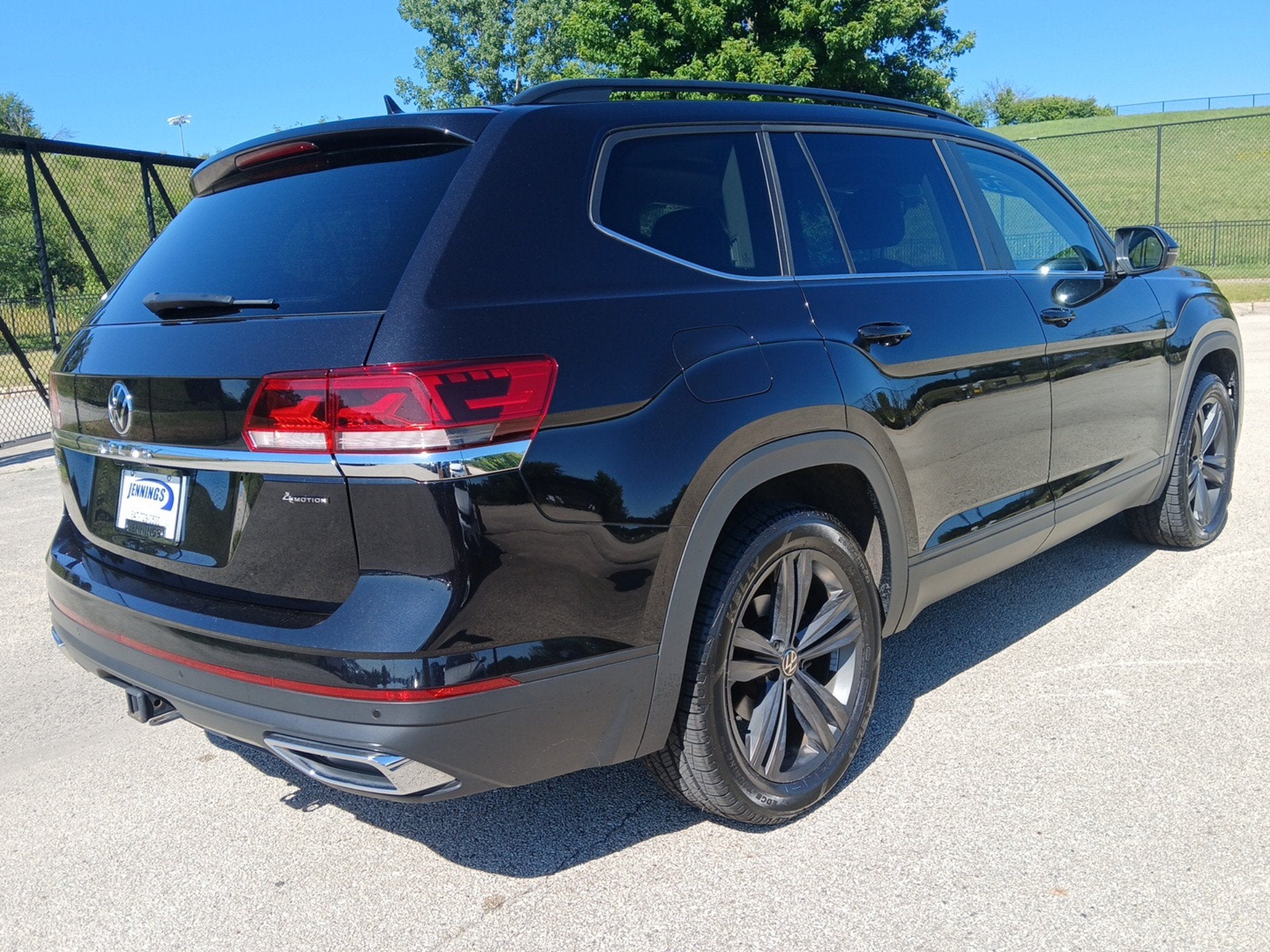 2023 Volkswagen Atlas 3.6L V6 SE w/Technology