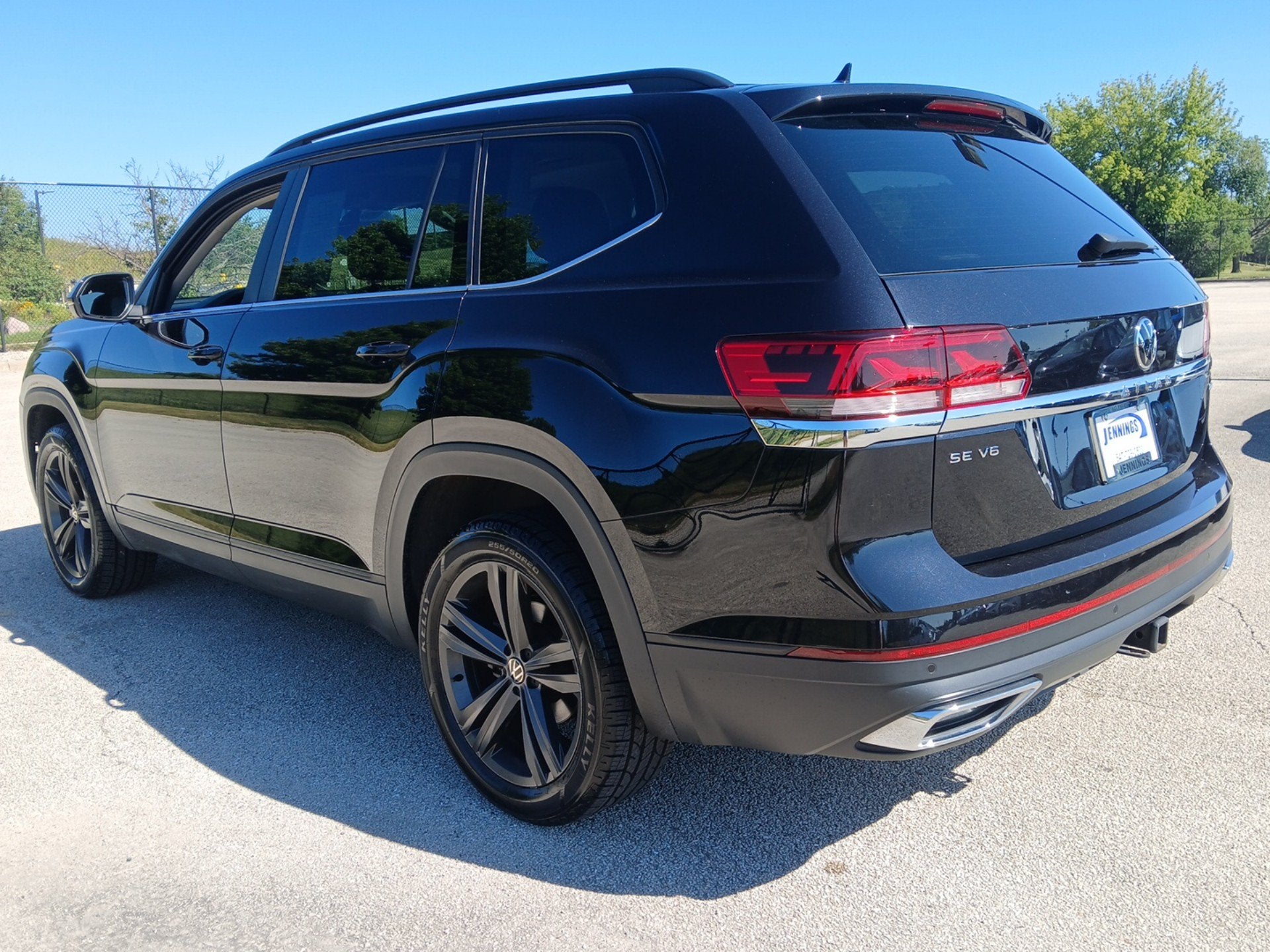 2023 Volkswagen Atlas 3.6L V6 SE w/Technology