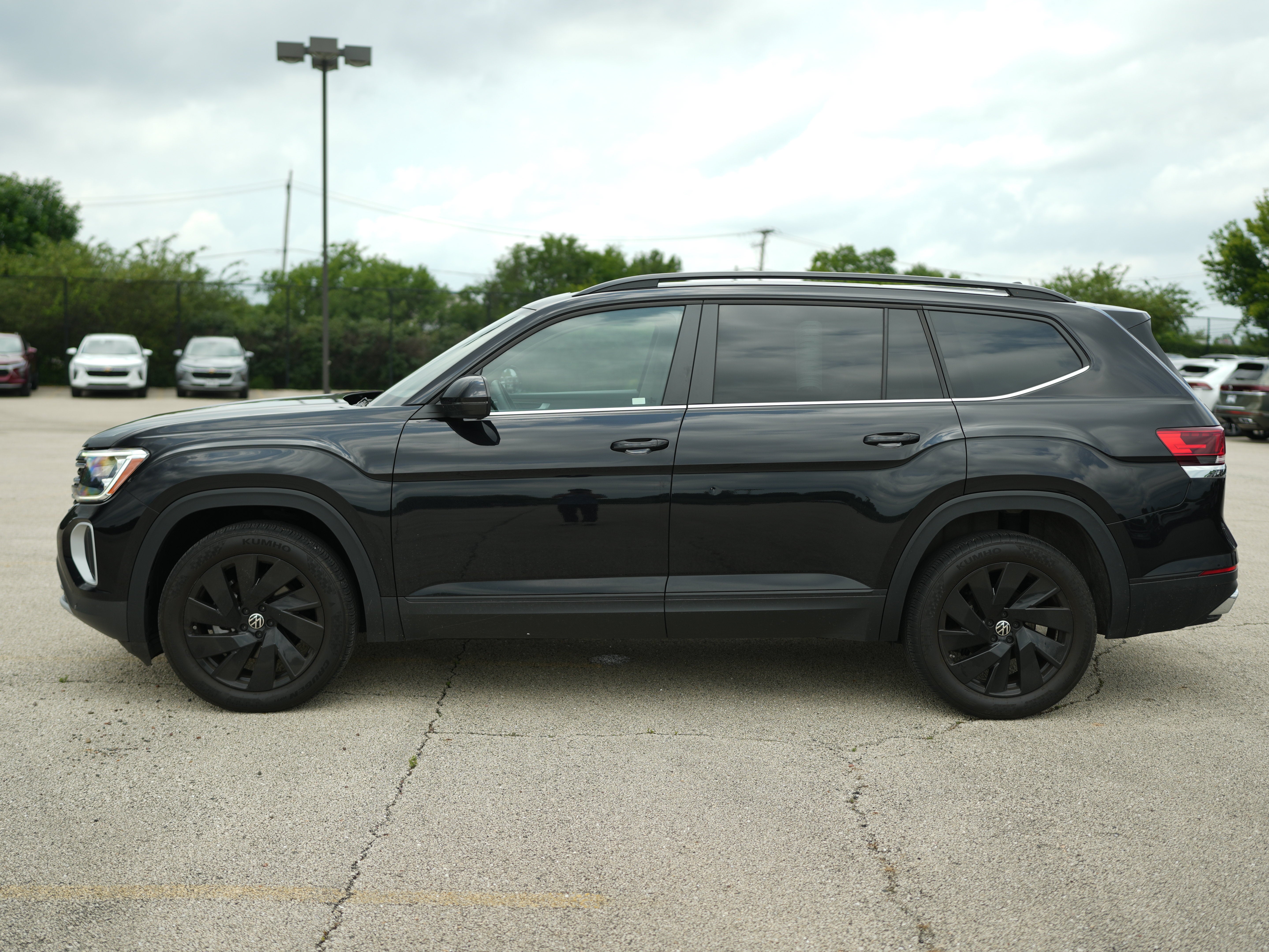 2024 Volkswagen Atlas 2.0T SE w/Technology