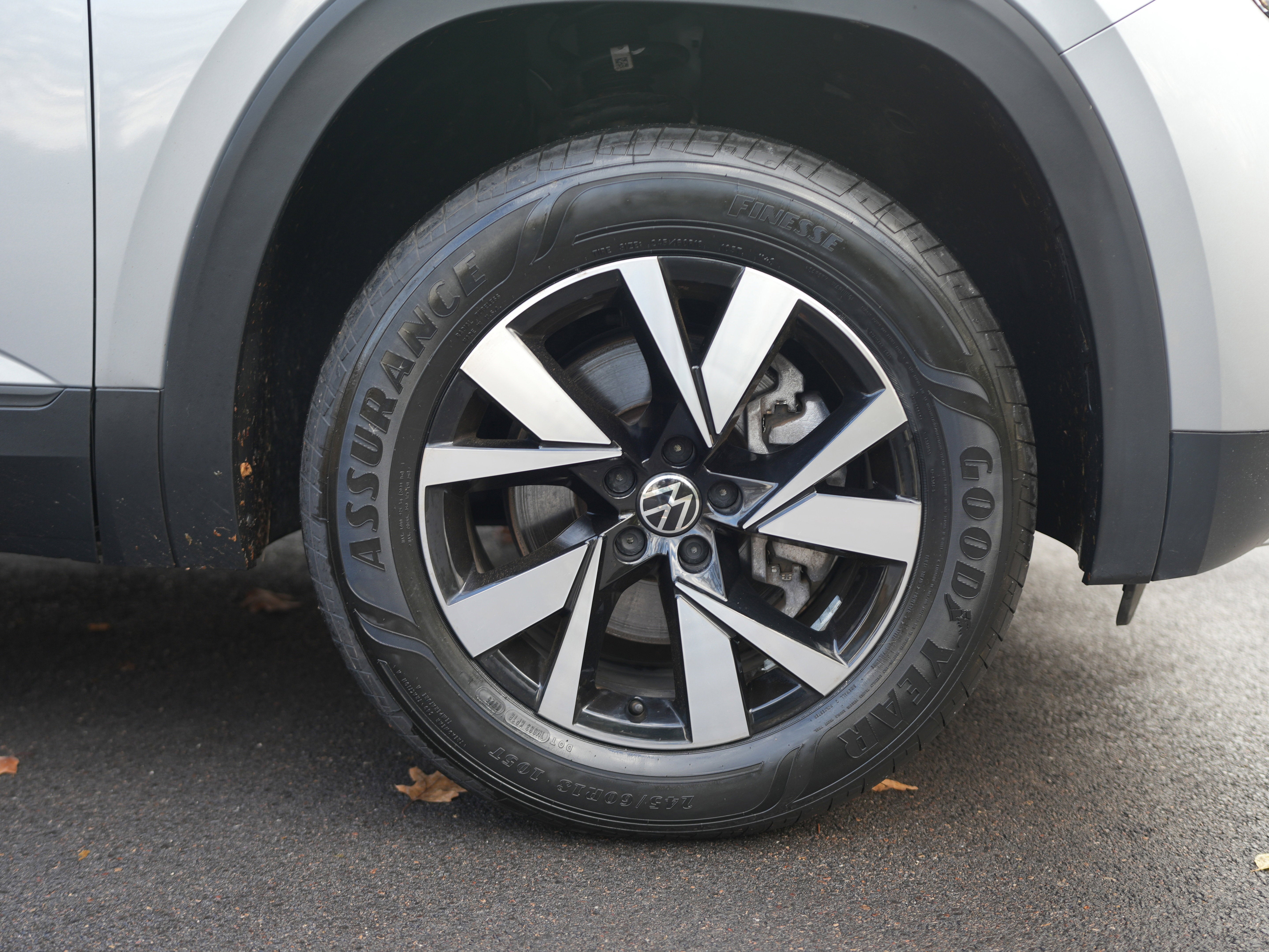 2023 Volkswagen Atlas Cross Sport 2.0T SE