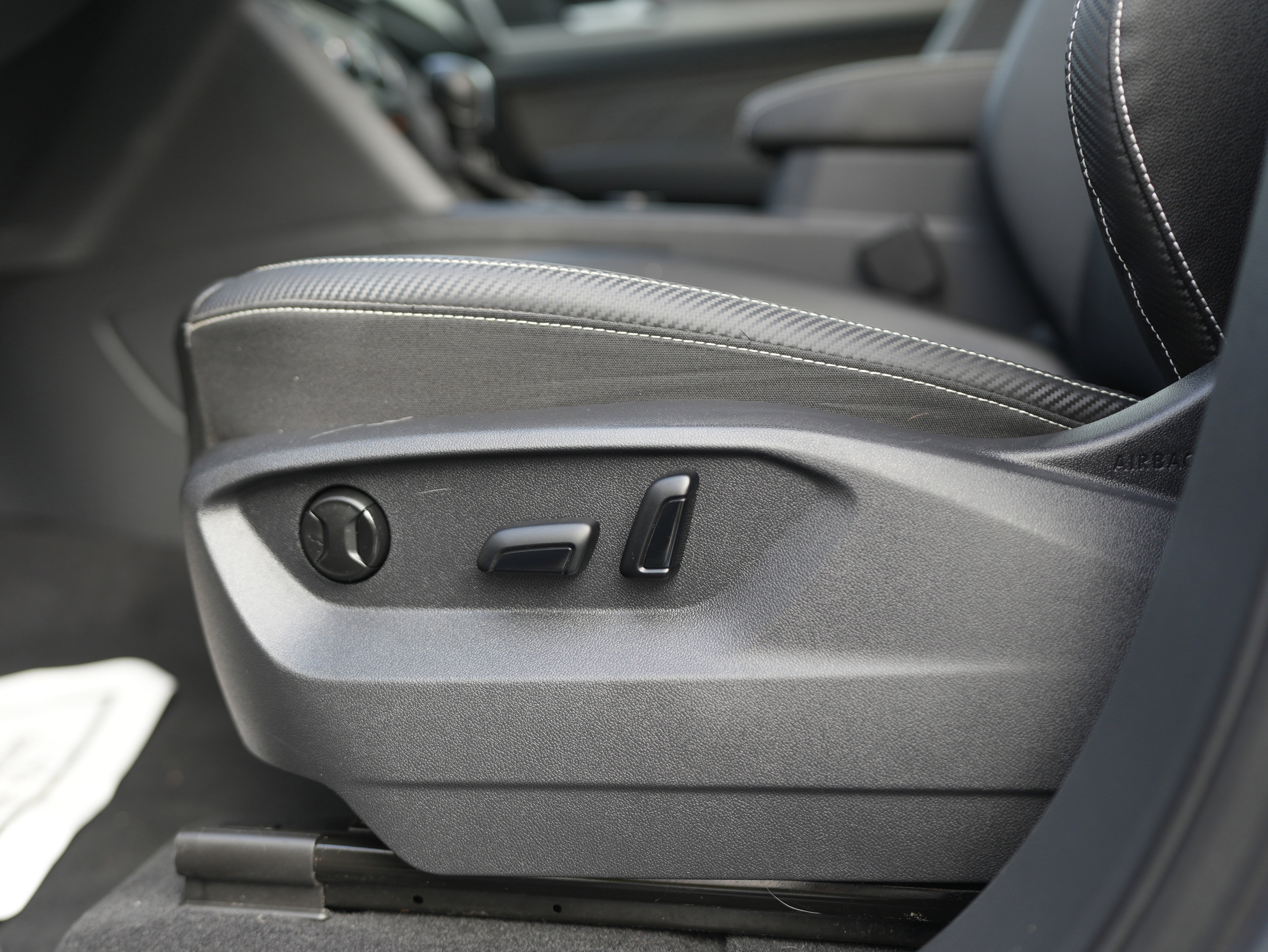 2023 Volkswagen Atlas Cross Sport 2.0T SE