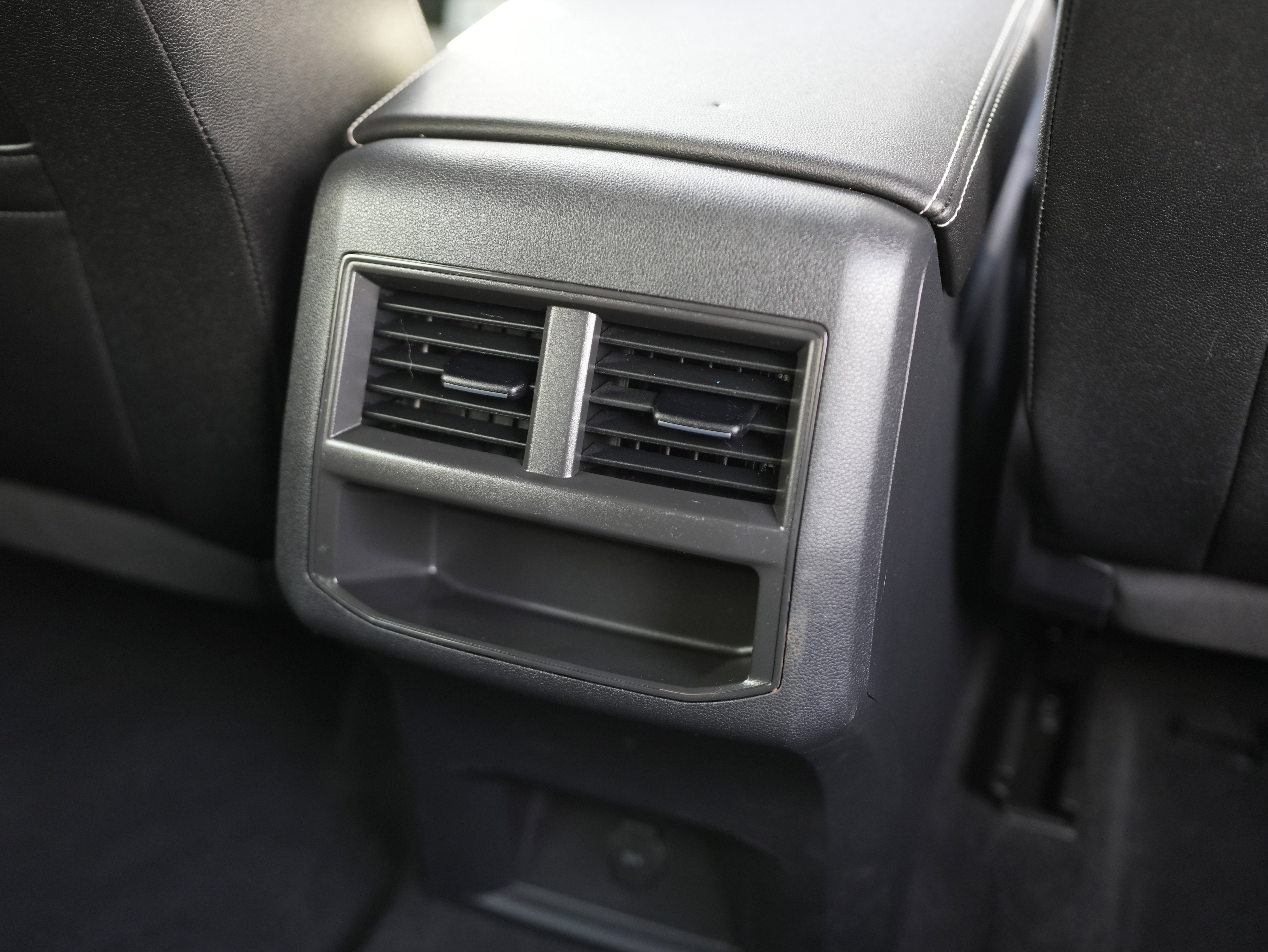 2023 Volkswagen Atlas Cross Sport 2.0T SE