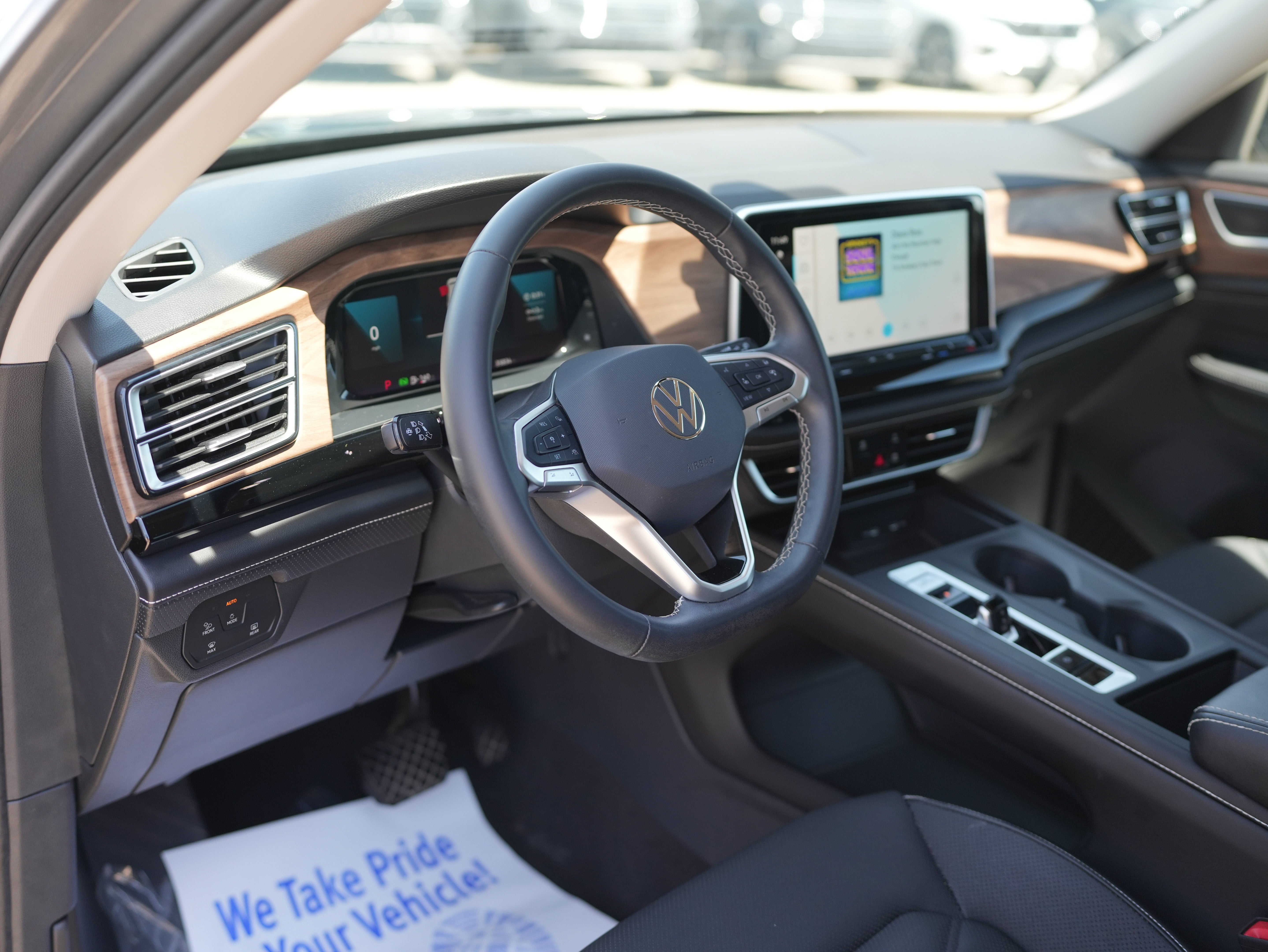 2024 Volkswagen Atlas 2.0T SE