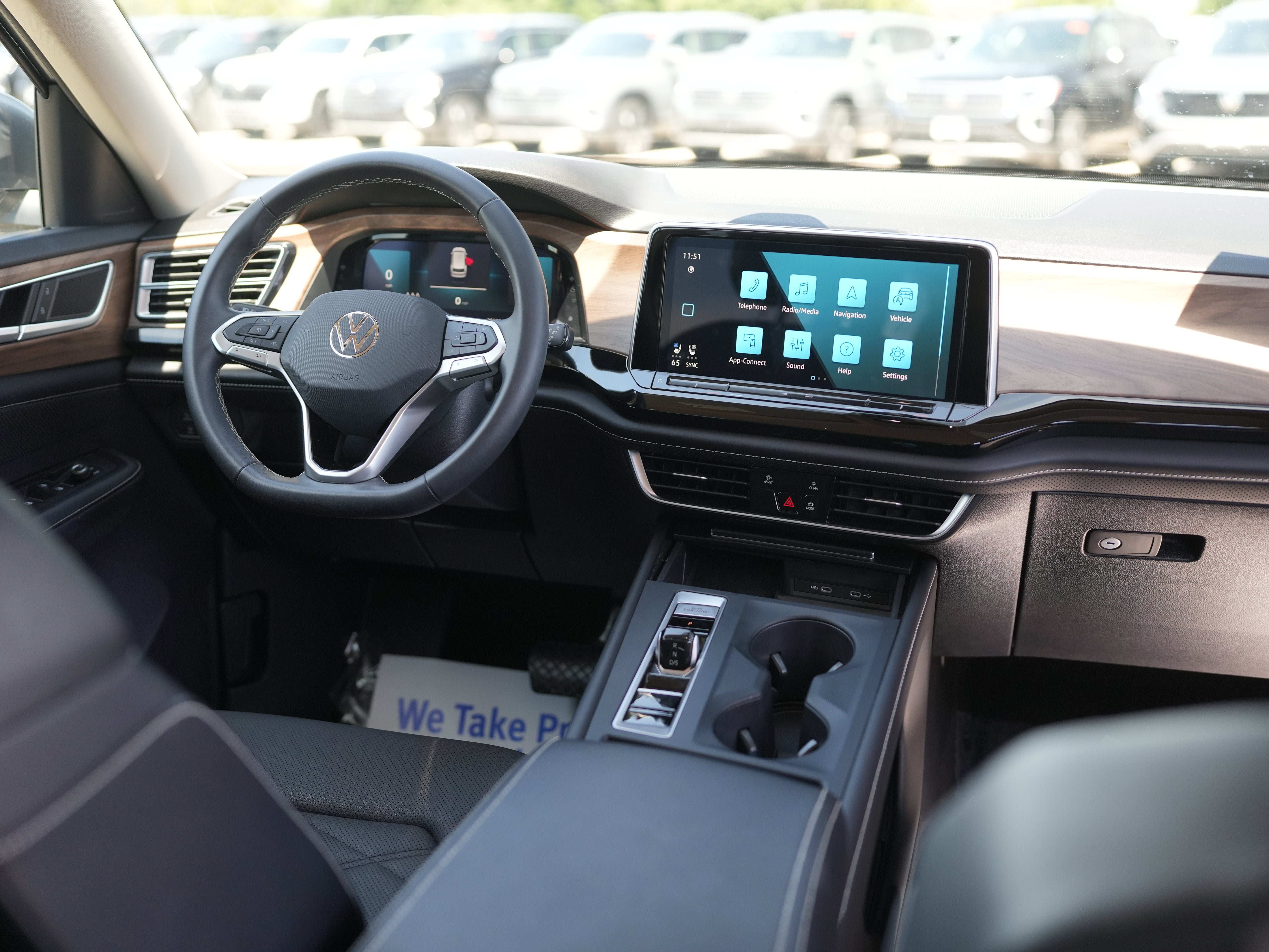 2024 Volkswagen Atlas 2.0T SE