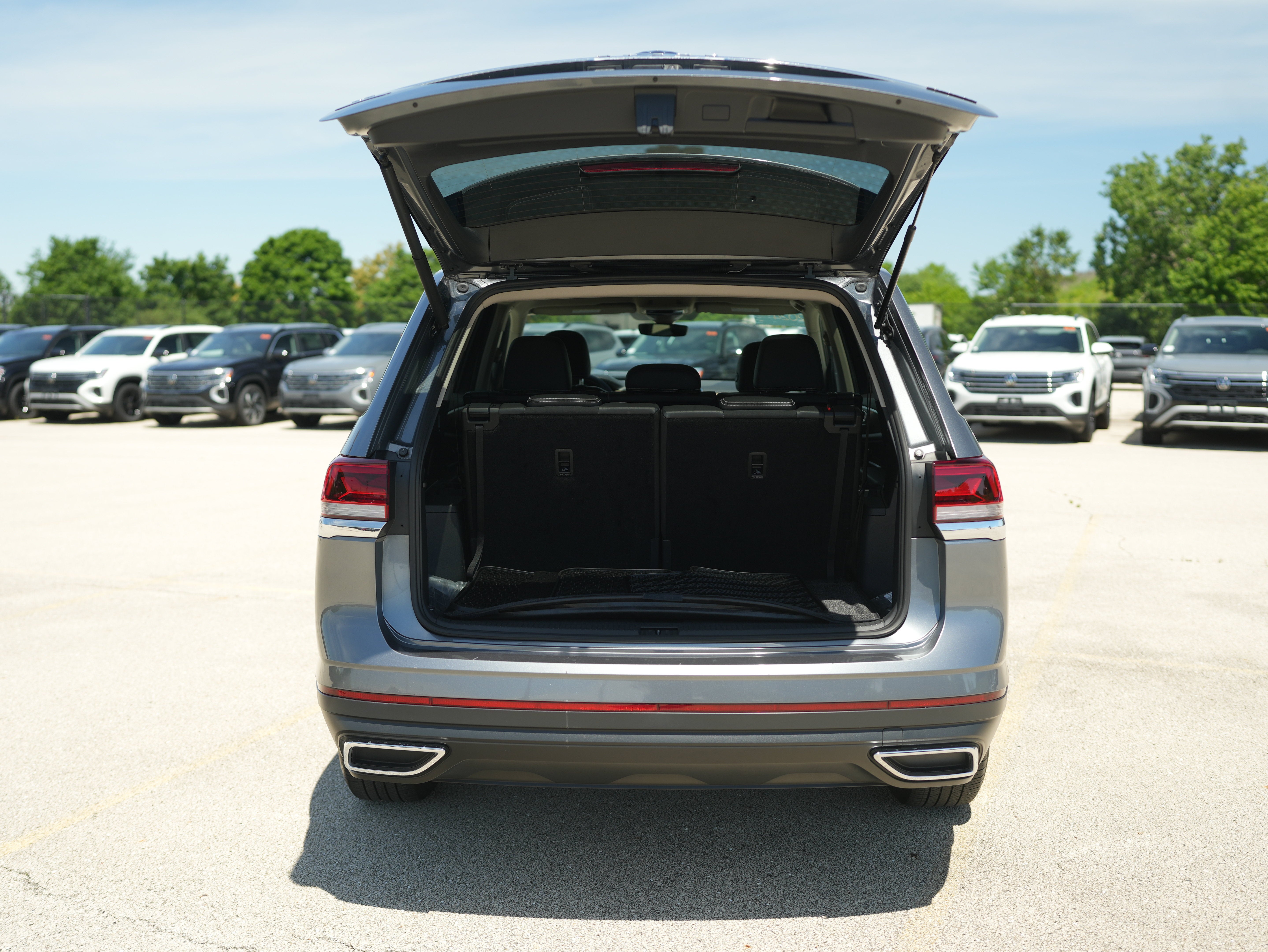 2024 Volkswagen Atlas 2.0T SE