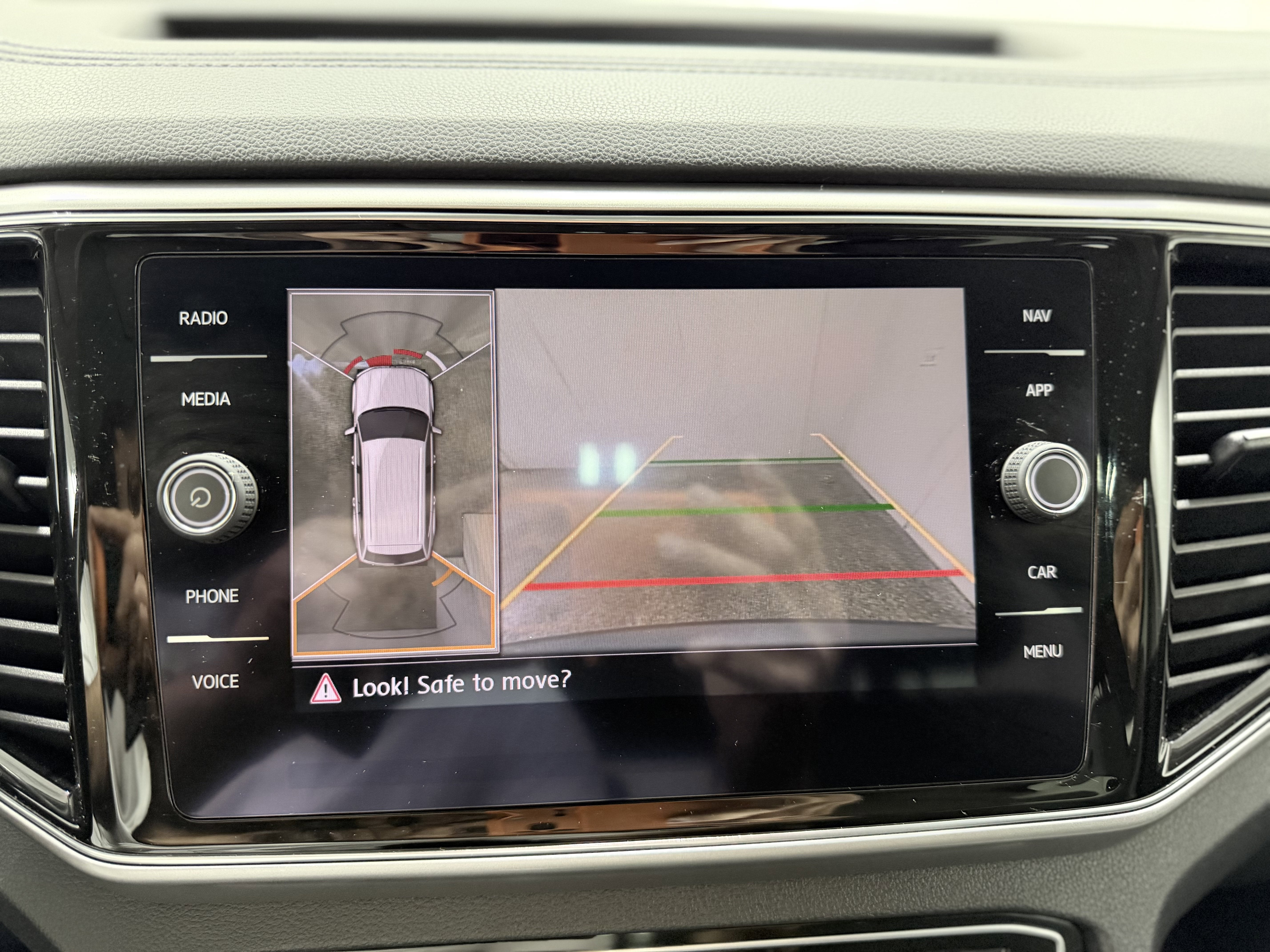 2018 Volkswagen Atlas 3.6L V6 SEL Premium