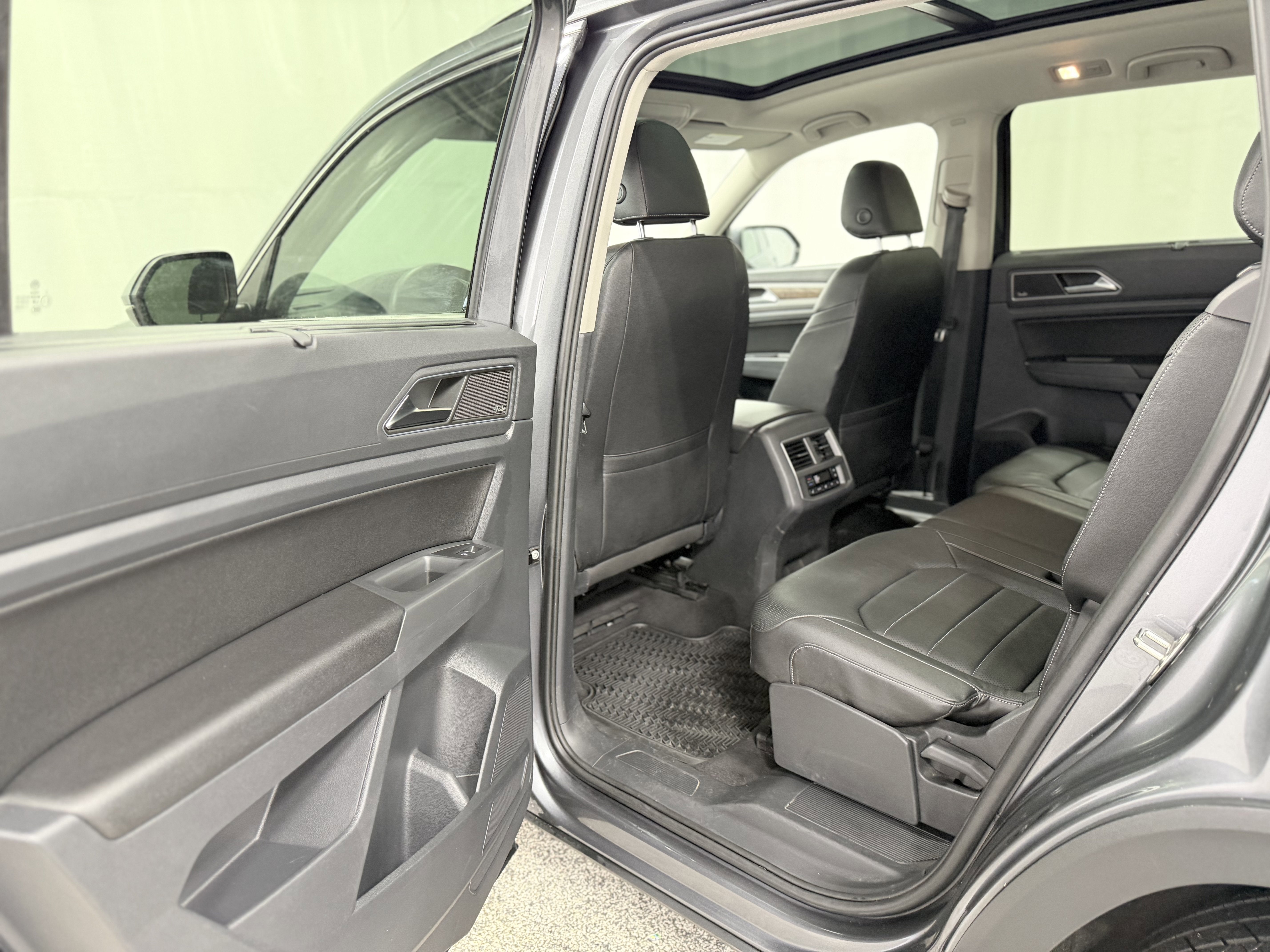 2018 Volkswagen Atlas 3.6L V6 SEL Premium