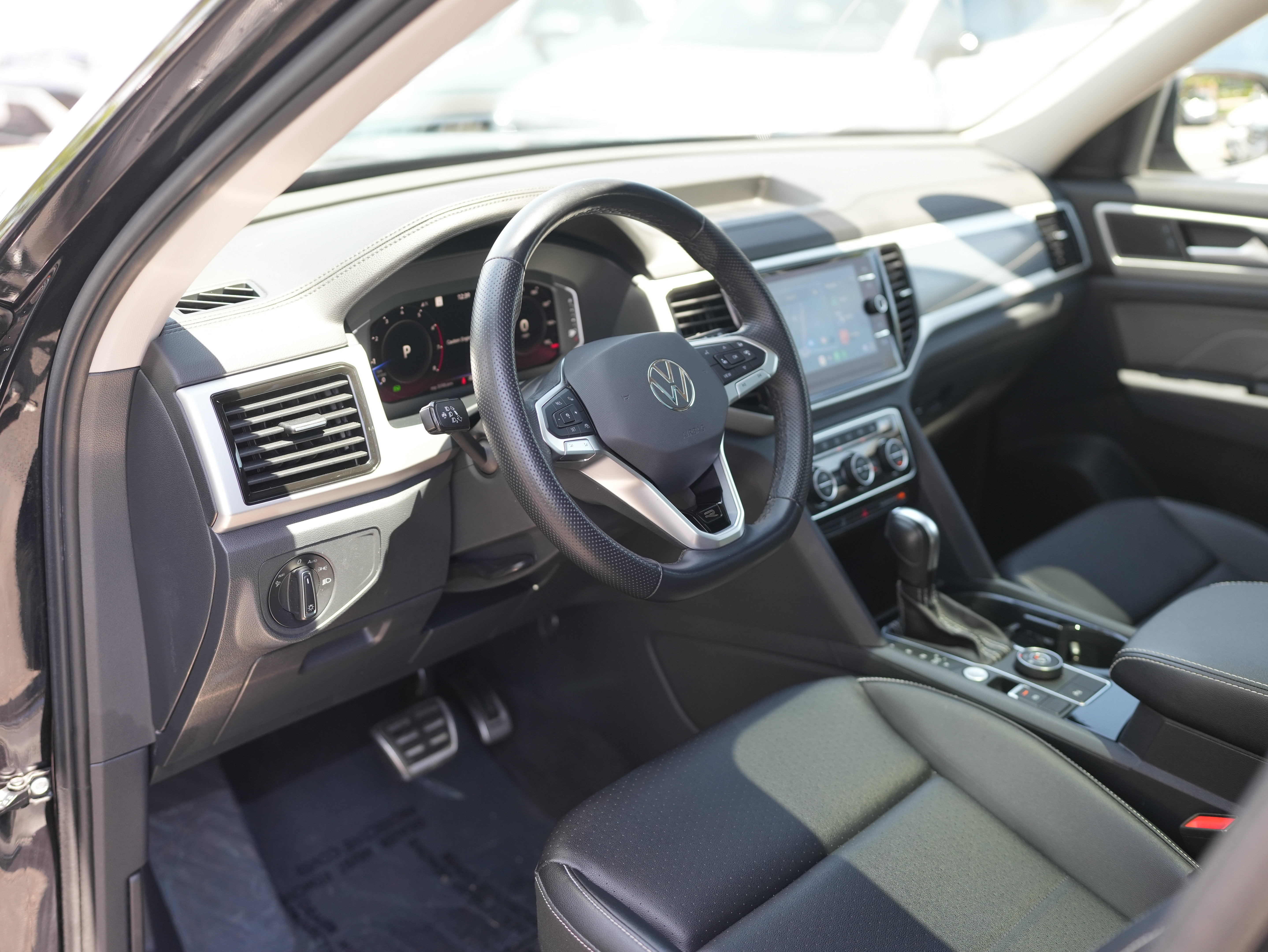 2023 Volkswagen Atlas 3.6L V6 SEL R-Line Black
