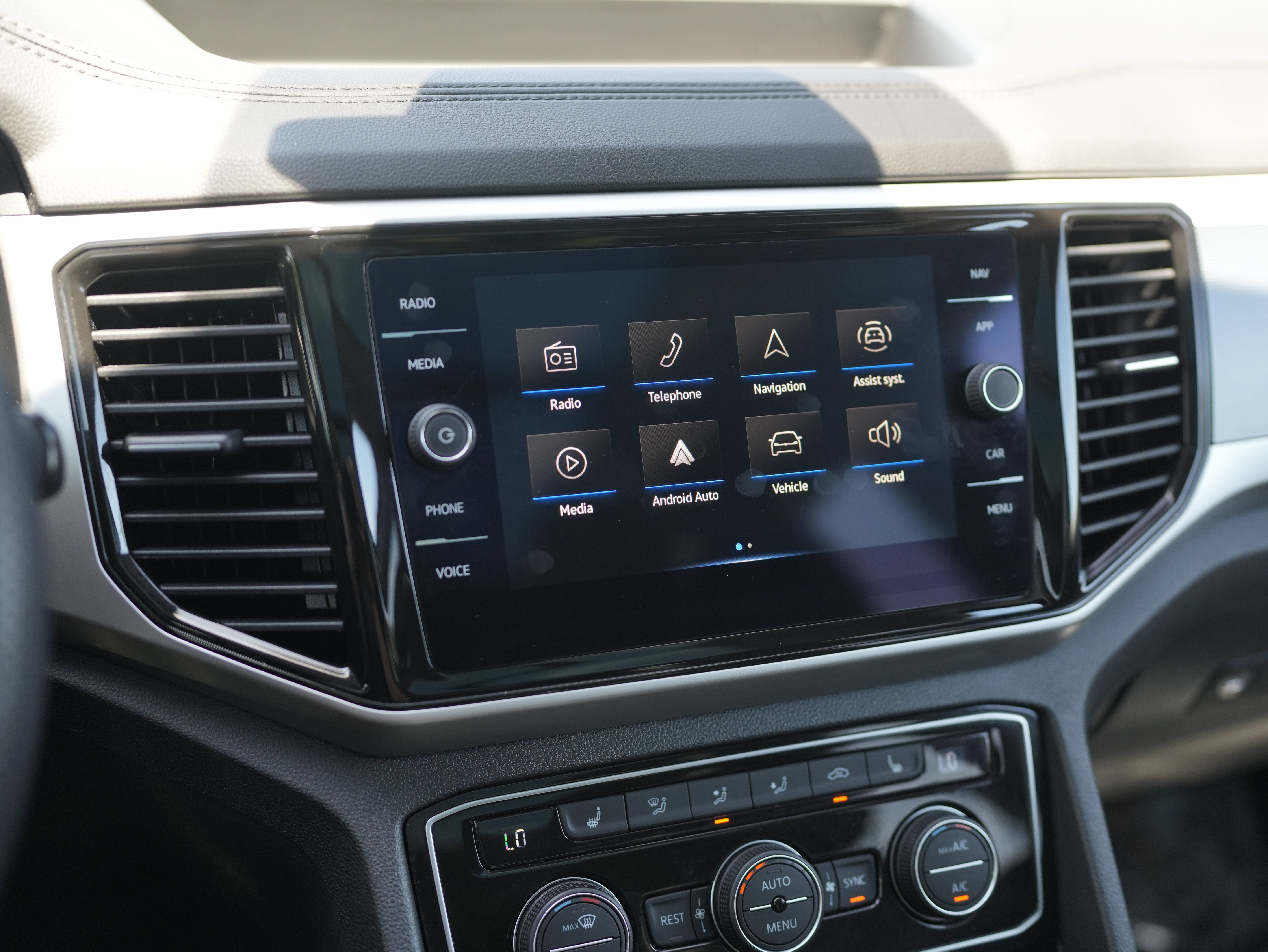2023 Volkswagen Atlas 3.6L V6 SEL R-Line Black