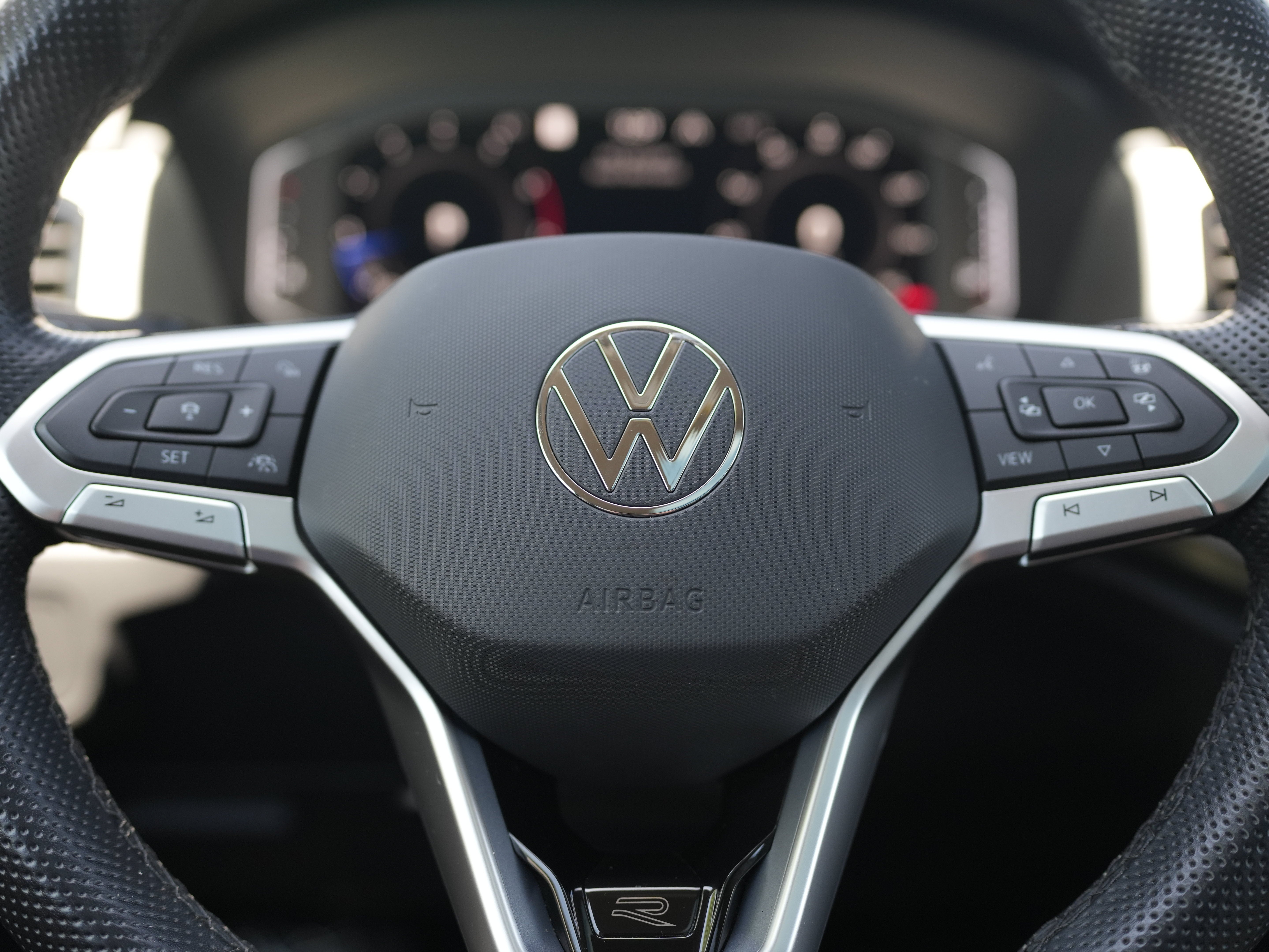 2023 Volkswagen Atlas 3.6L V6 SEL R-Line Black