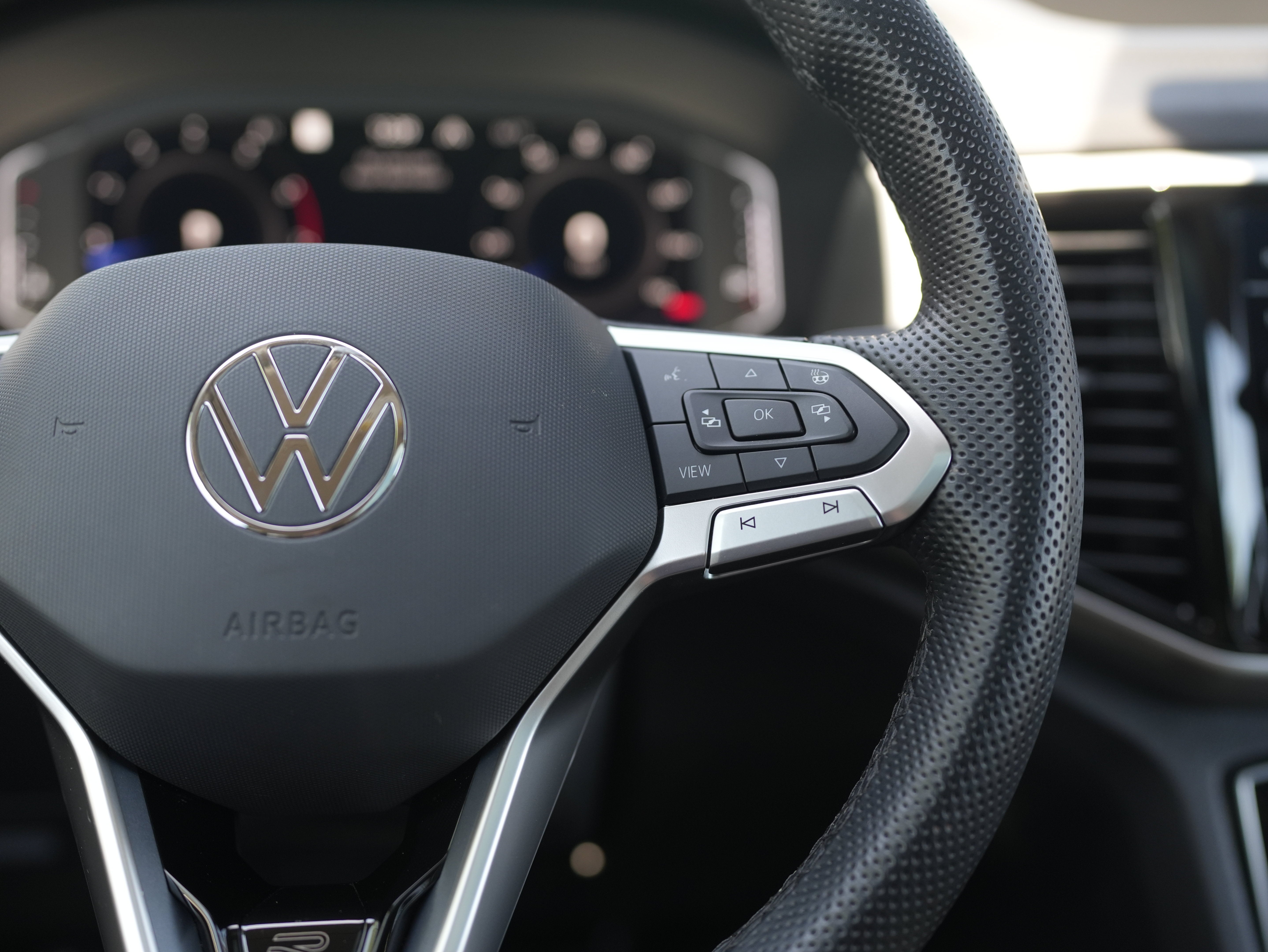 2023 Volkswagen Atlas 3.6L V6 SEL R-Line Black
