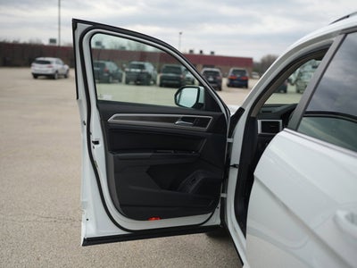 2019 Volkswagen Atlas 3.6L V6 SE w/Technology R-Line