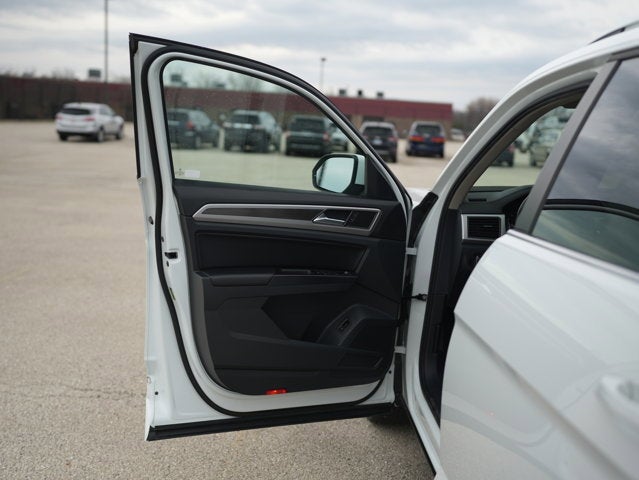 2019 Volkswagen Atlas 3.6L V6 SE w/Technology R-Line