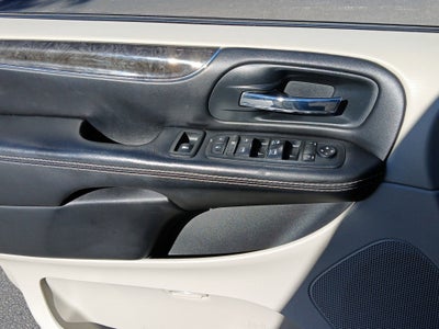 2014 Chrysler Town & Country Touring