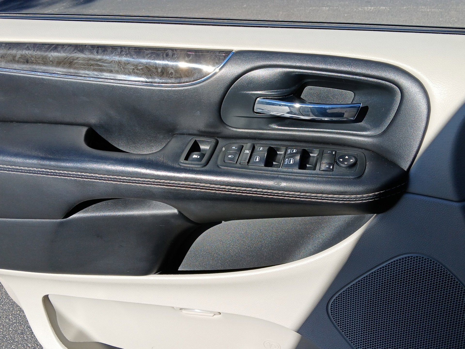 2014 Chrysler Town & Country Touring