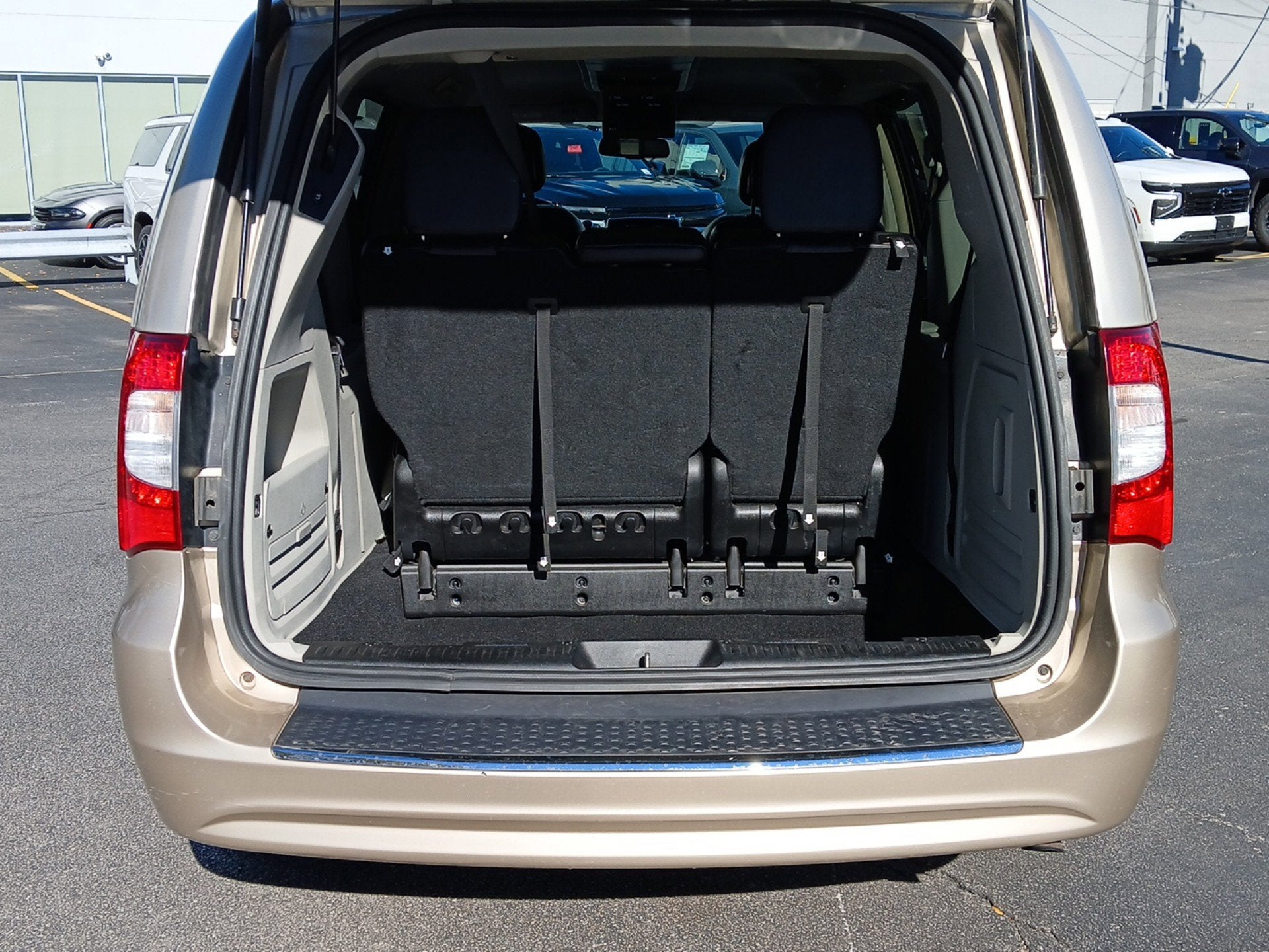 2014 Chrysler Town & Country Touring