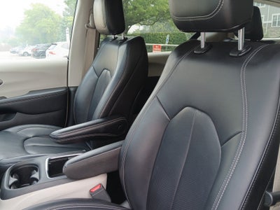 2023 Chrysler Pacifica Hybrid Touring L