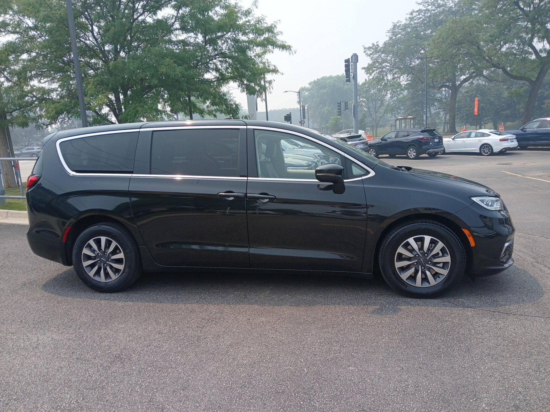 2023 Chrysler Pacifica Hybrid Touring L