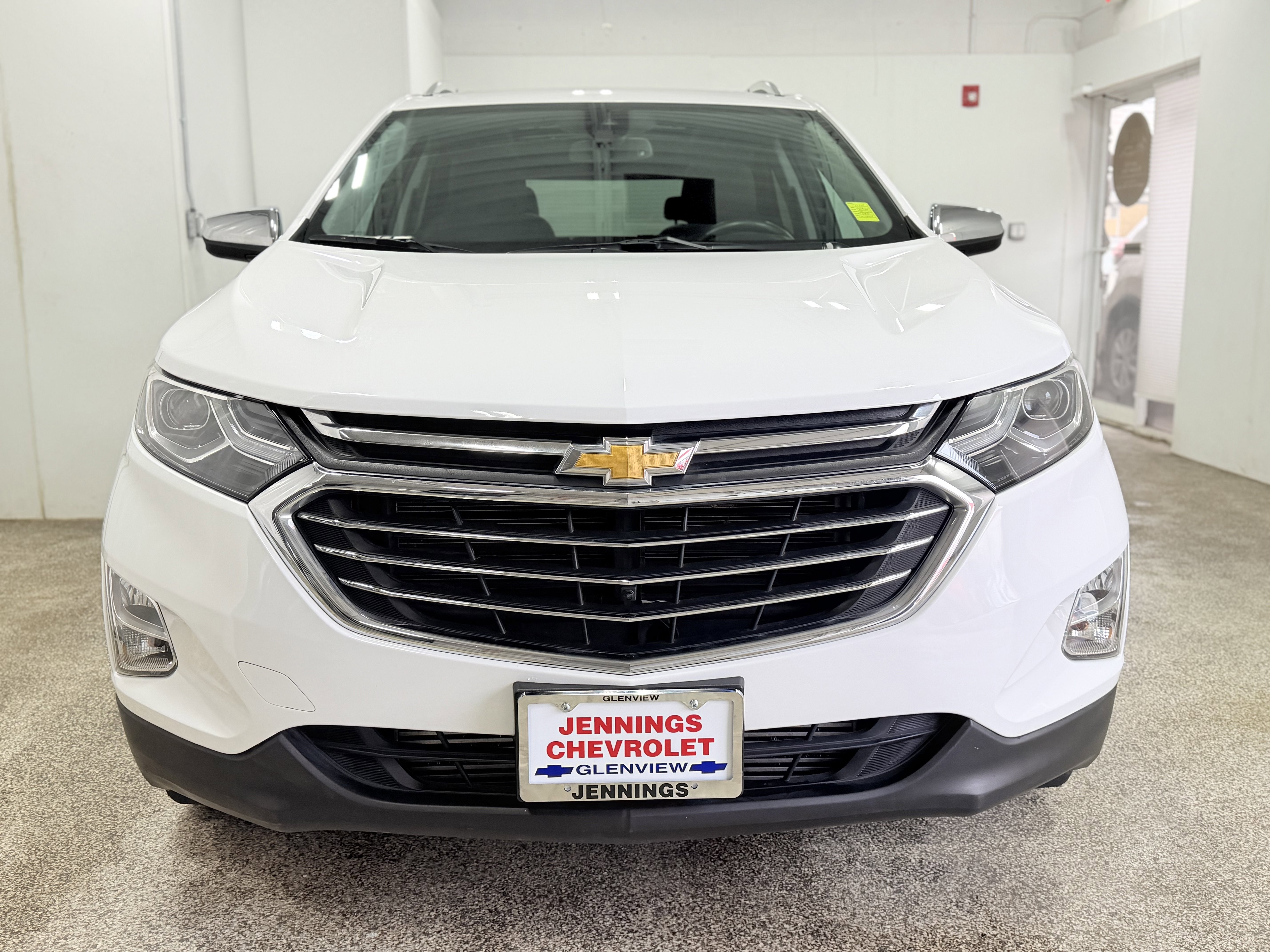 Used 2018 Chevrolet Equinox Premier with VIN 2GNAXMEV2J6143124 for sale in Glenview, IL