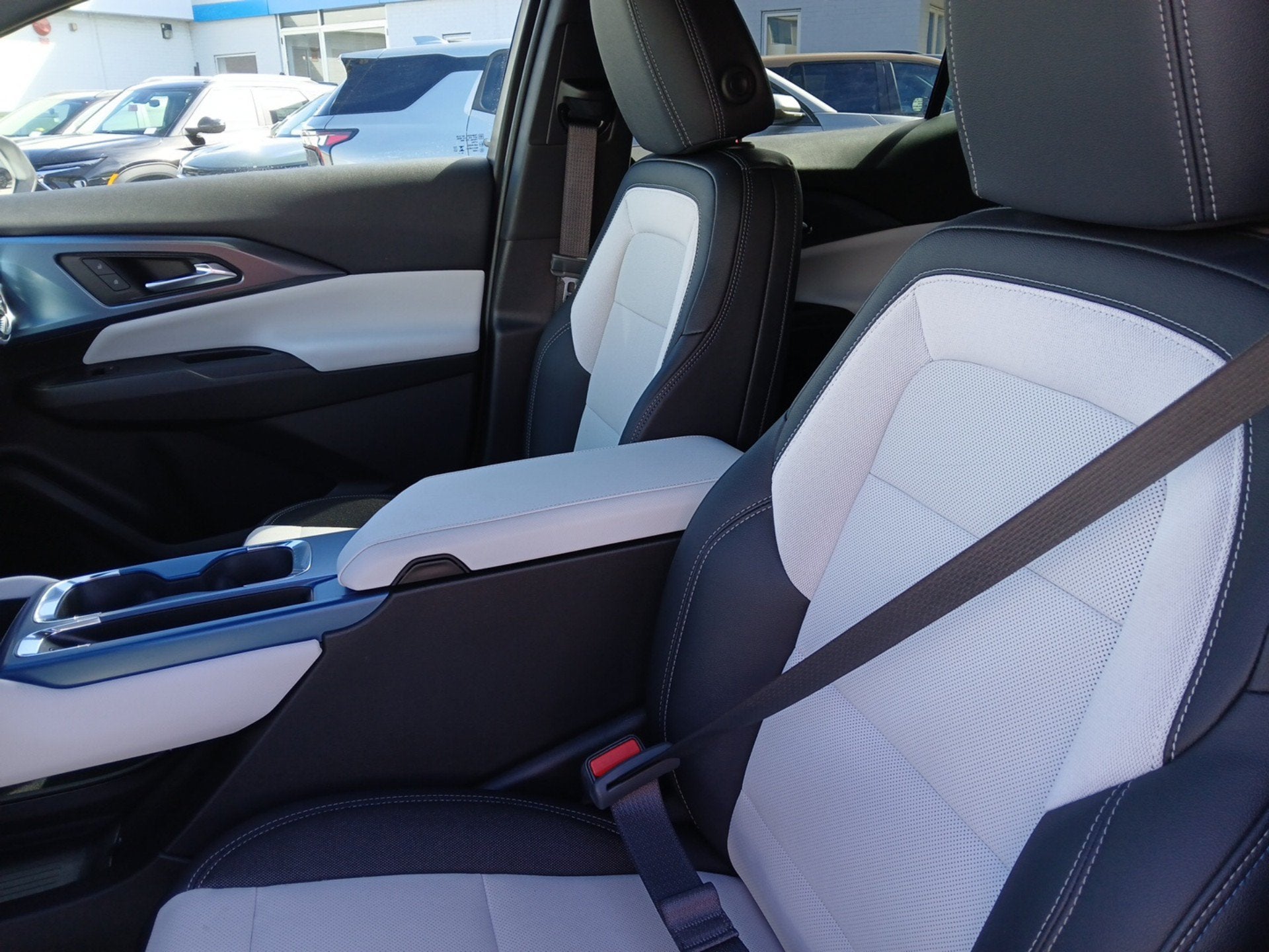 2025 Chevrolet Equinox EV LT