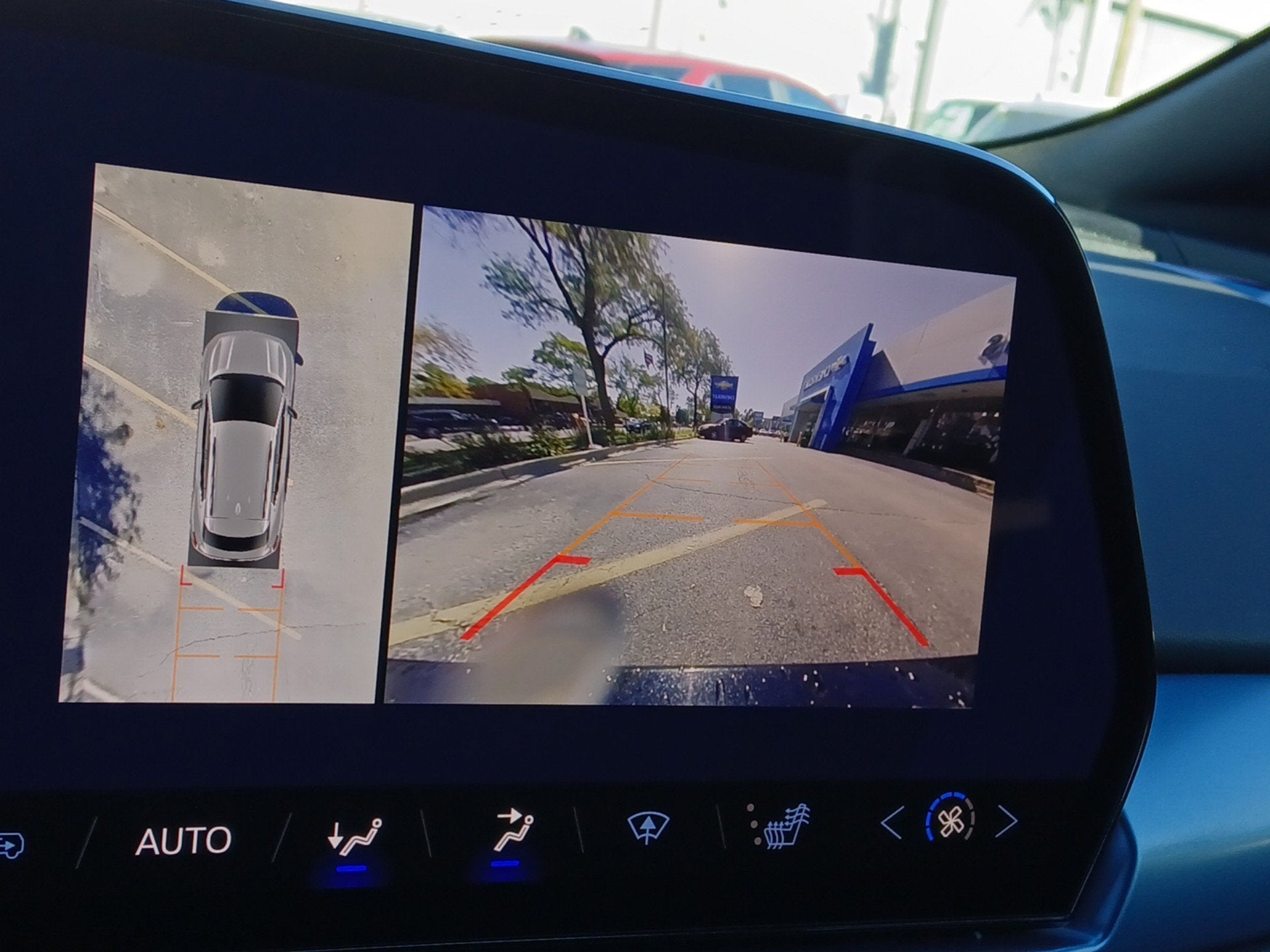 2024 Chevrolet Equinox EV LT - Photo 14