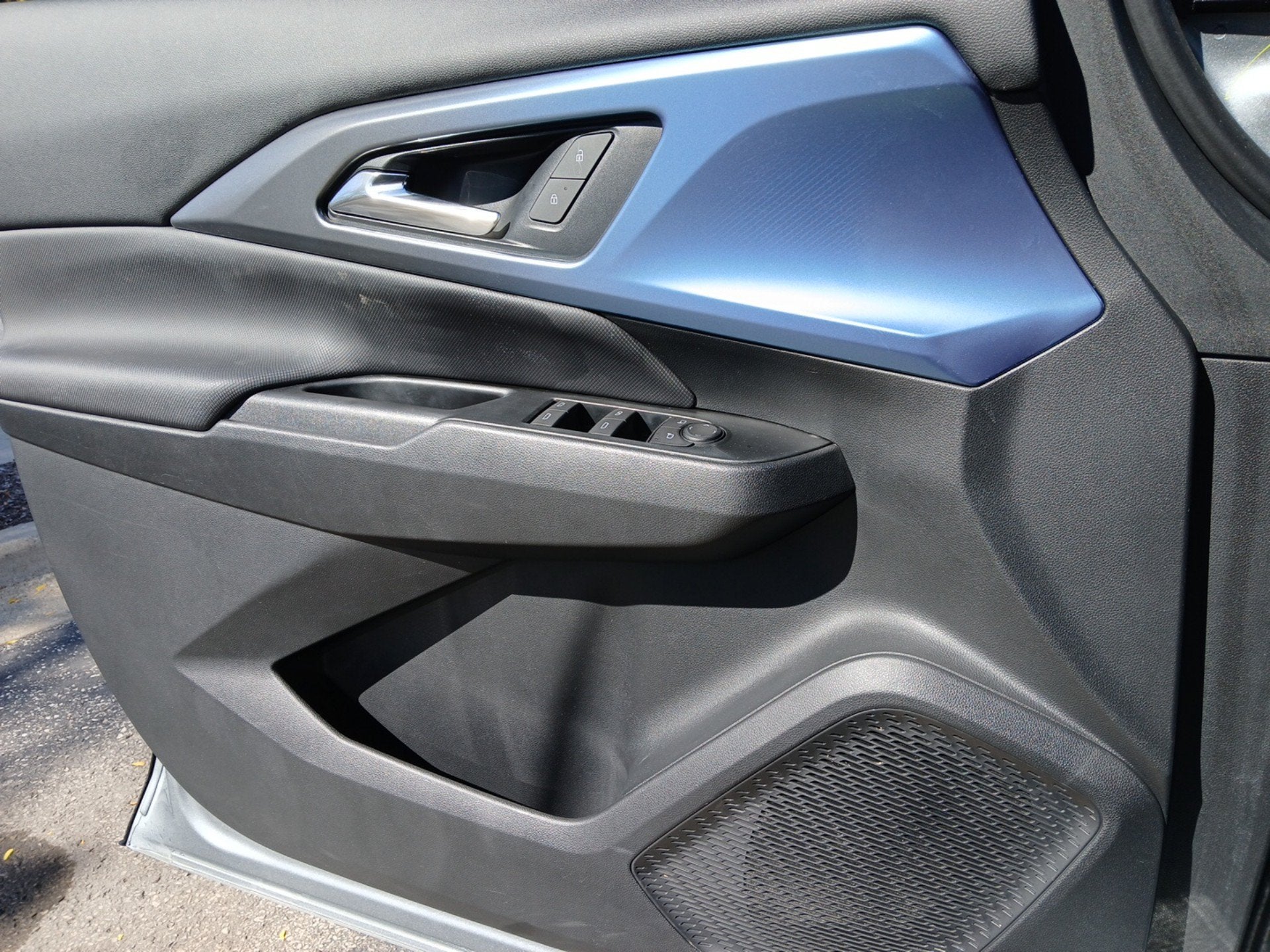 2024 Chevrolet Equinox EV LT - Photo 16