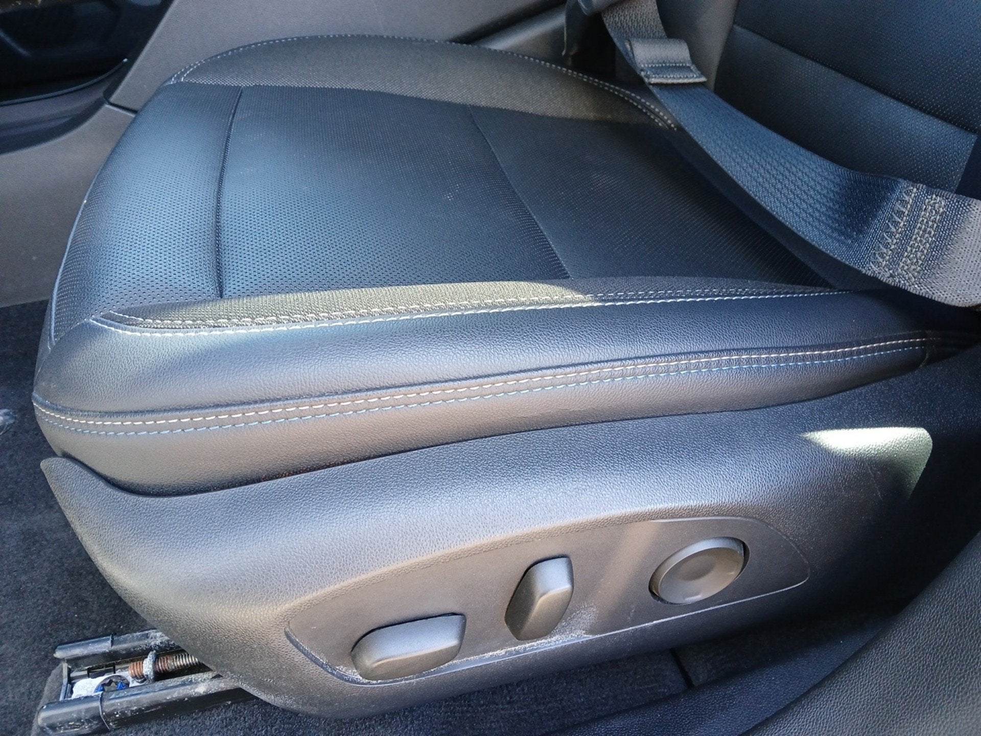 2024 Chevrolet Equinox EV LT - Photo 18