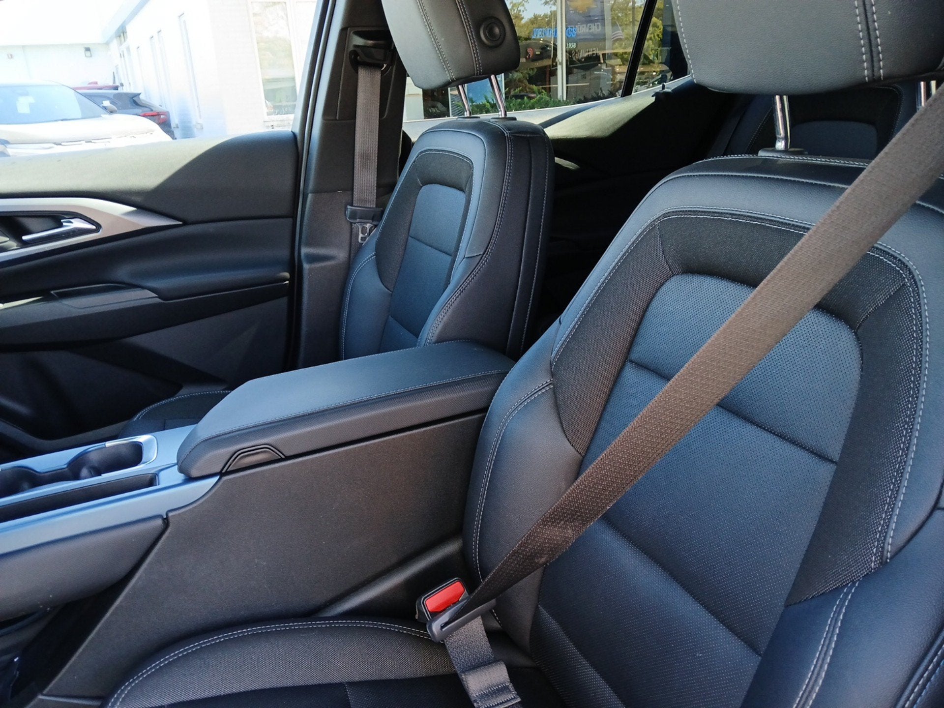 2024 Chevrolet Equinox EV LT - Photo 19