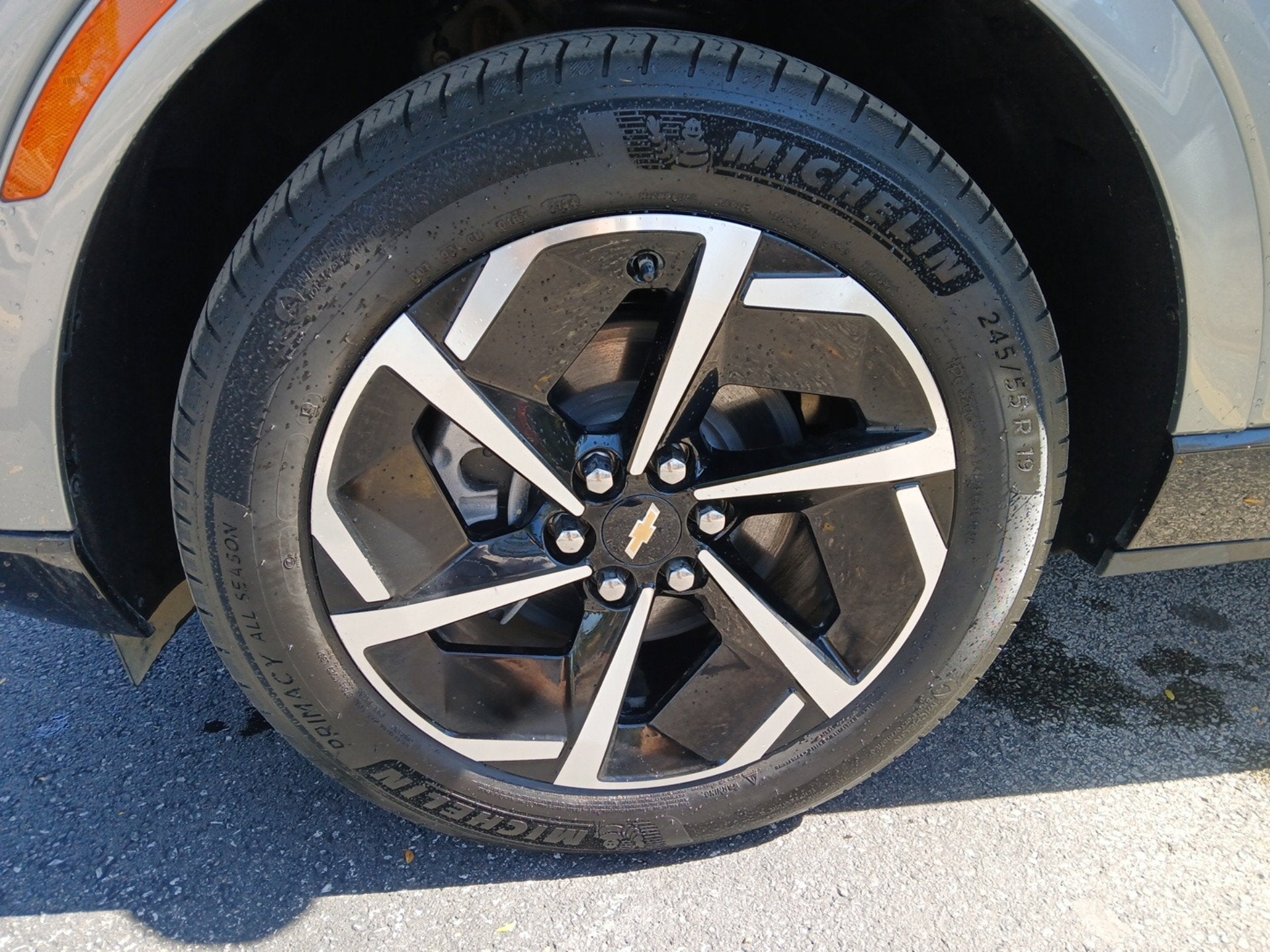 2024 Chevrolet Equinox EV LT - Photo 25