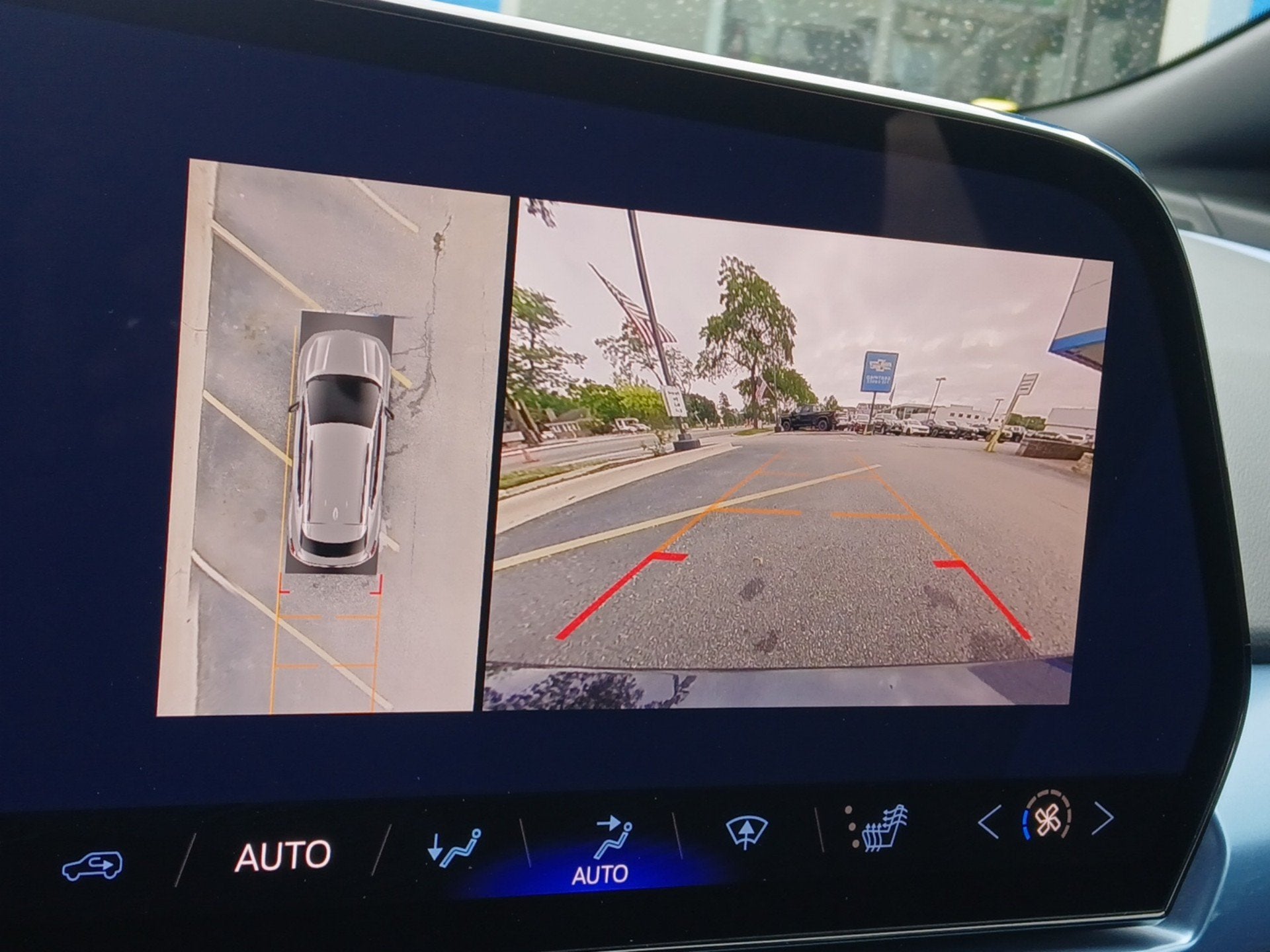 2024 Chevrolet Equinox EV LT - Photo 14