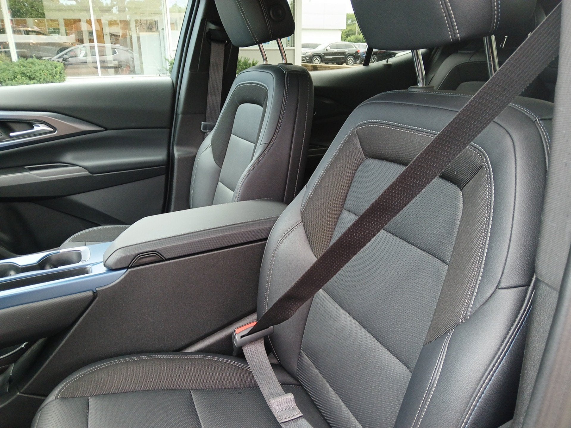 2024 Chevrolet Equinox EV LT - Photo 19