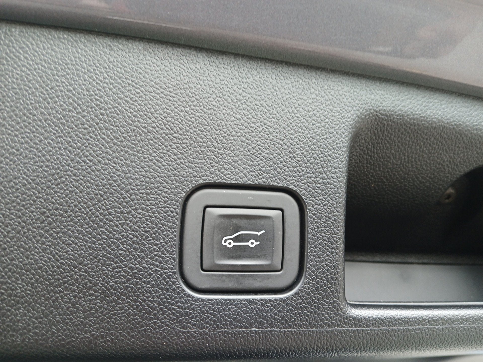 2024 Chevrolet Equinox EV LT - Photo 23