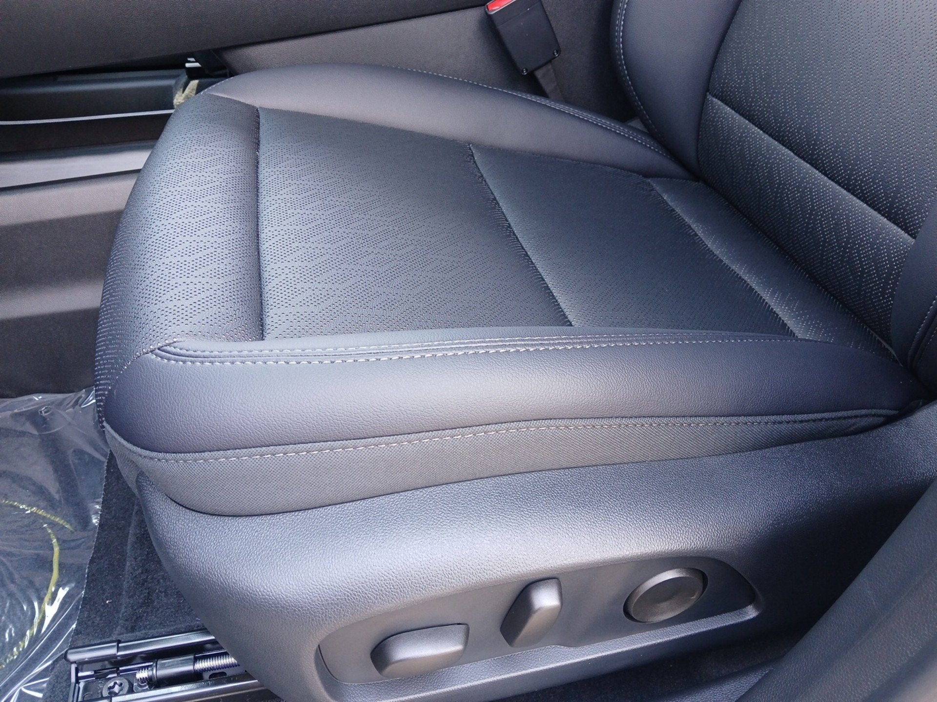 2027 Chevrolet Equinox FWD LT