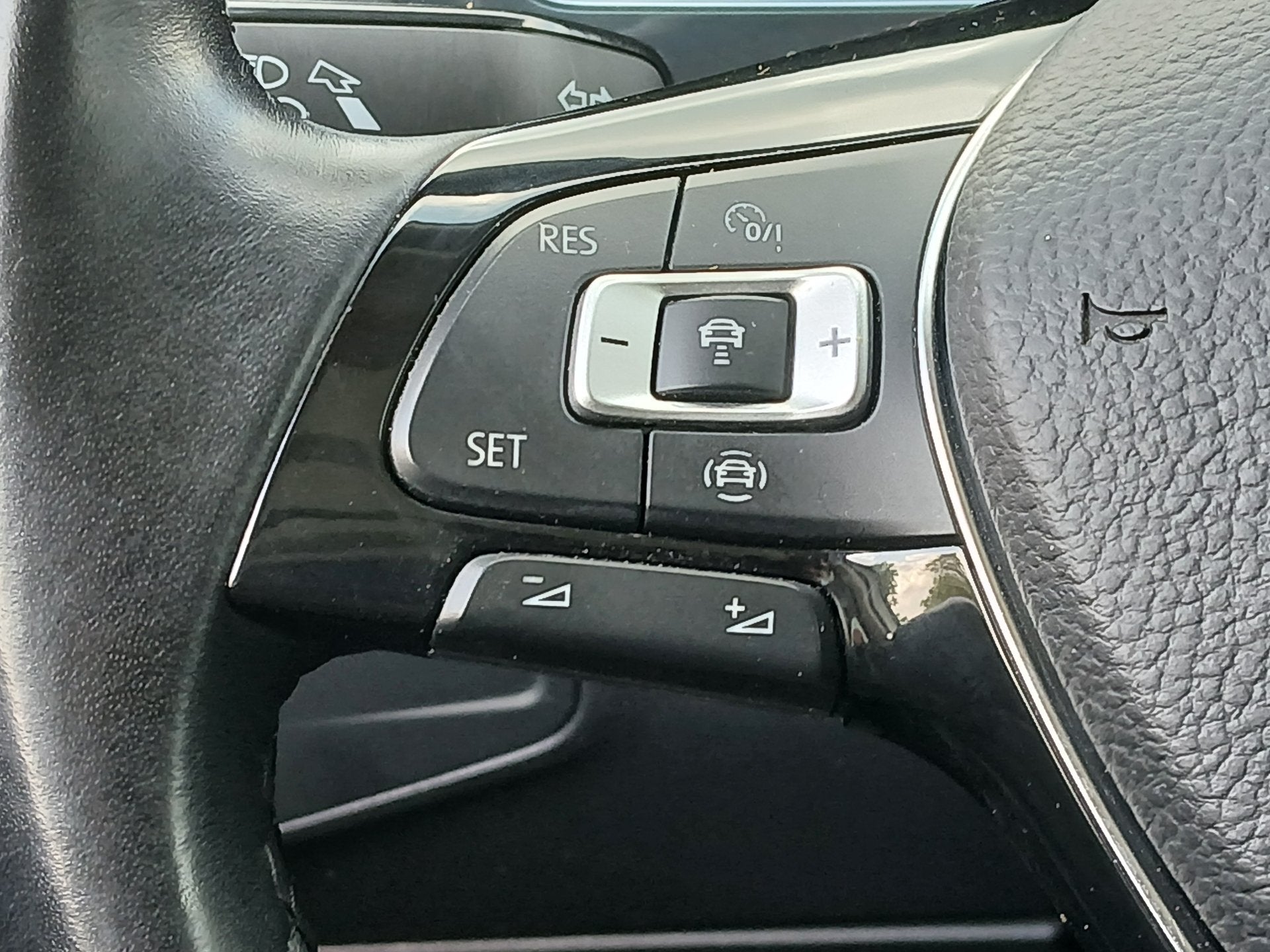 2019 Volkswagen Tiguan 2.0T SEL
