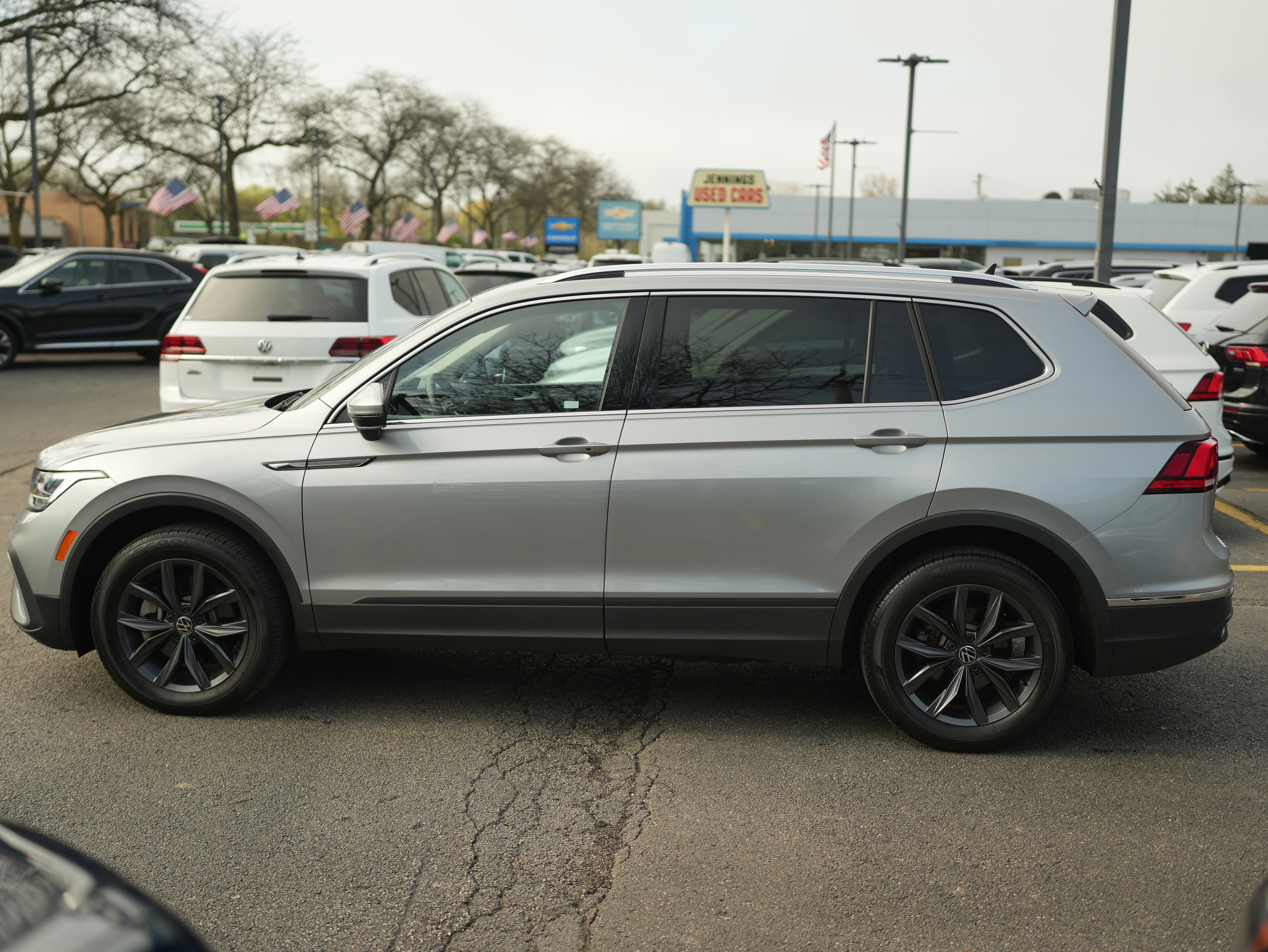 2023 Volkswagen Tiguan SE