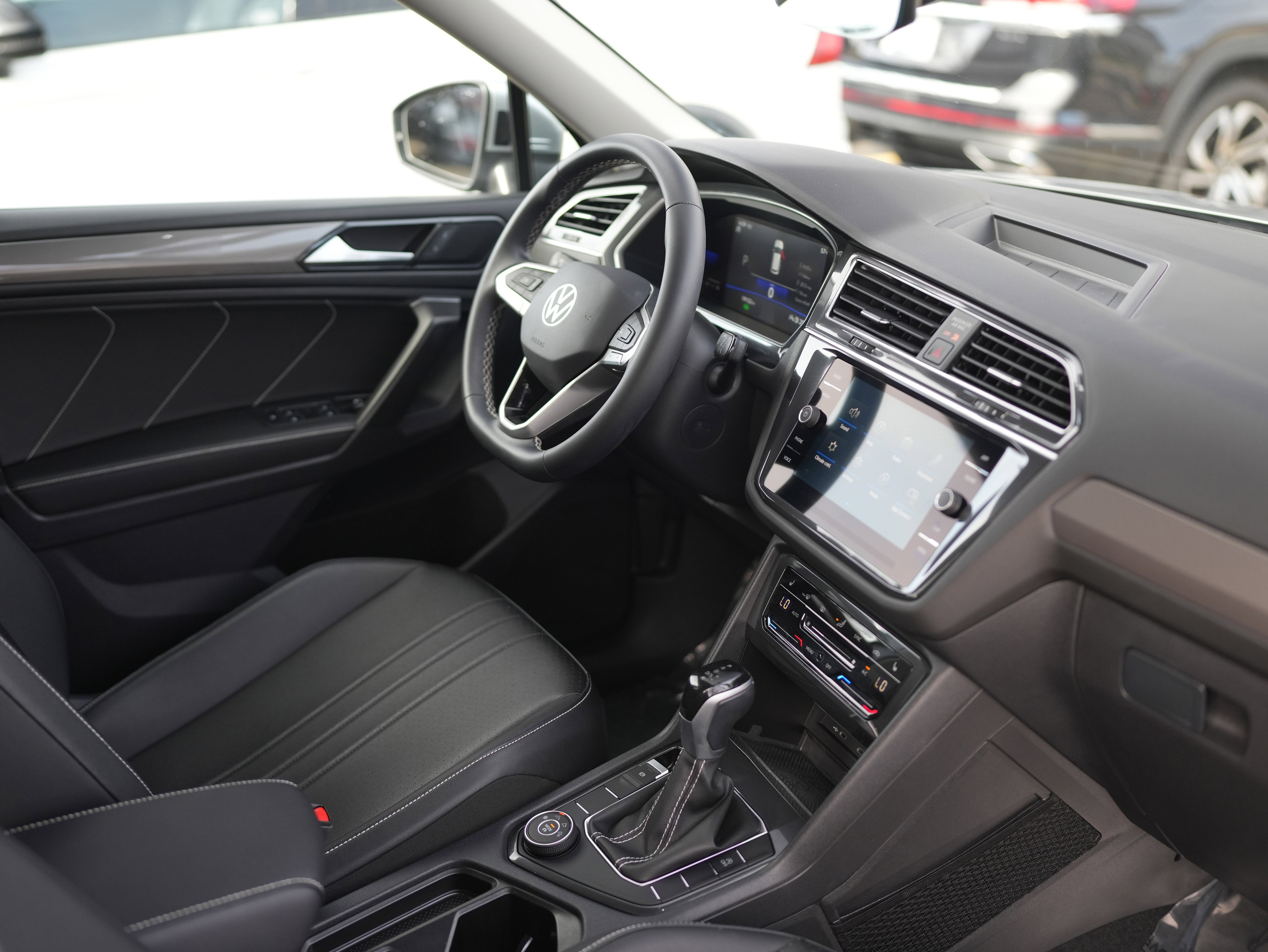 2023 Volkswagen Tiguan SE