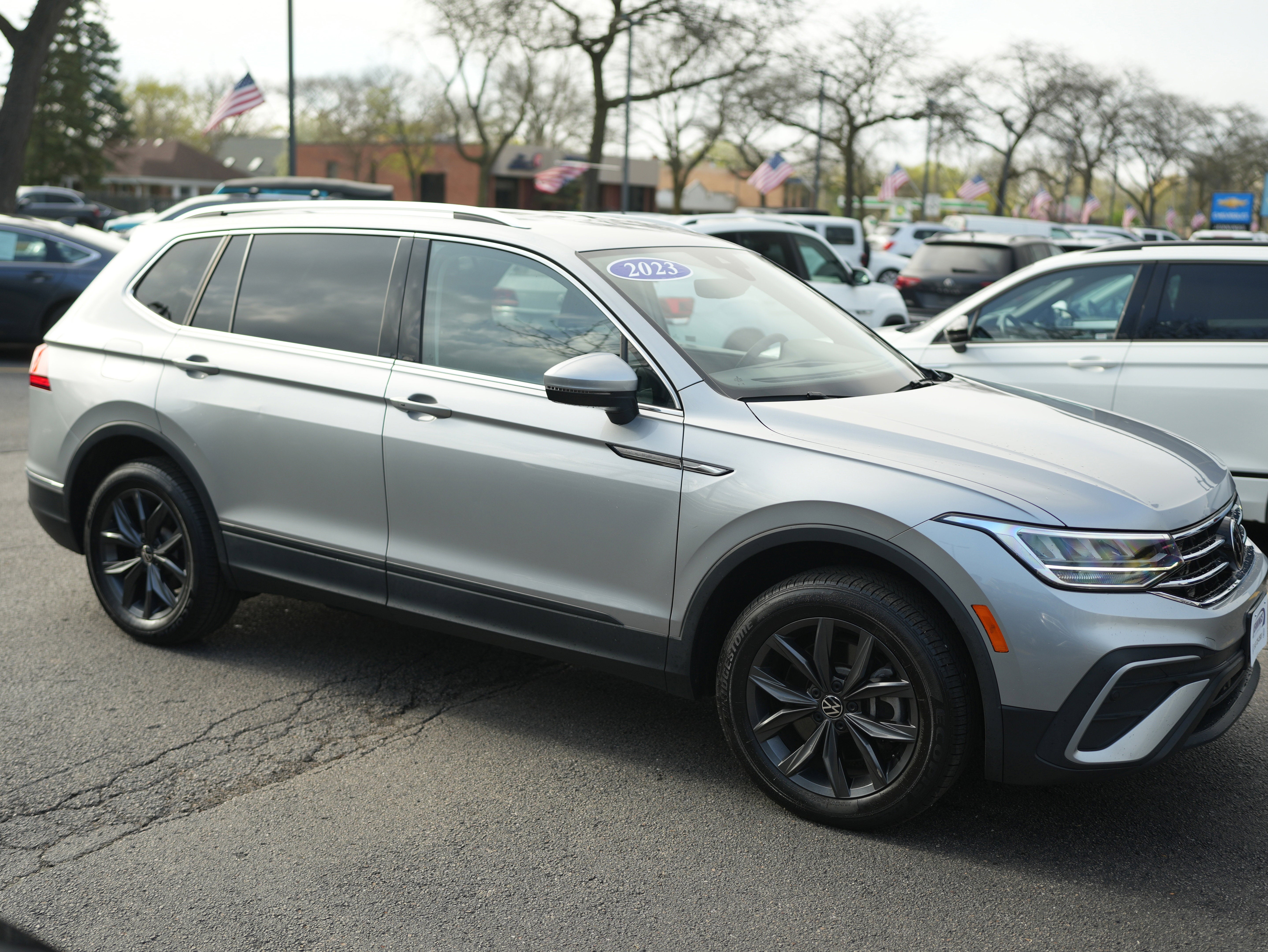 2023 Volkswagen Tiguan SE