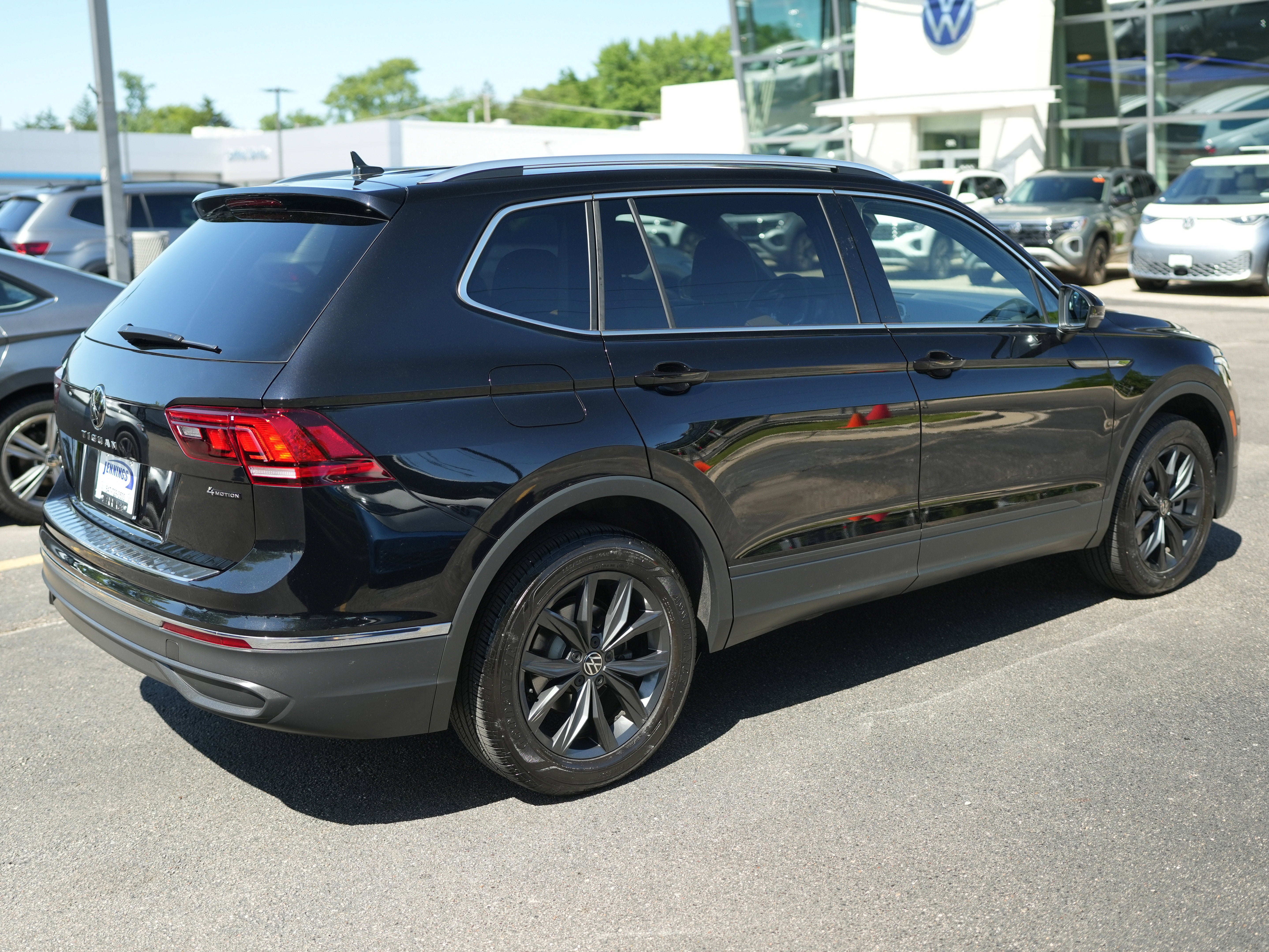 2024 Volkswagen Tiguan 2.0T SE