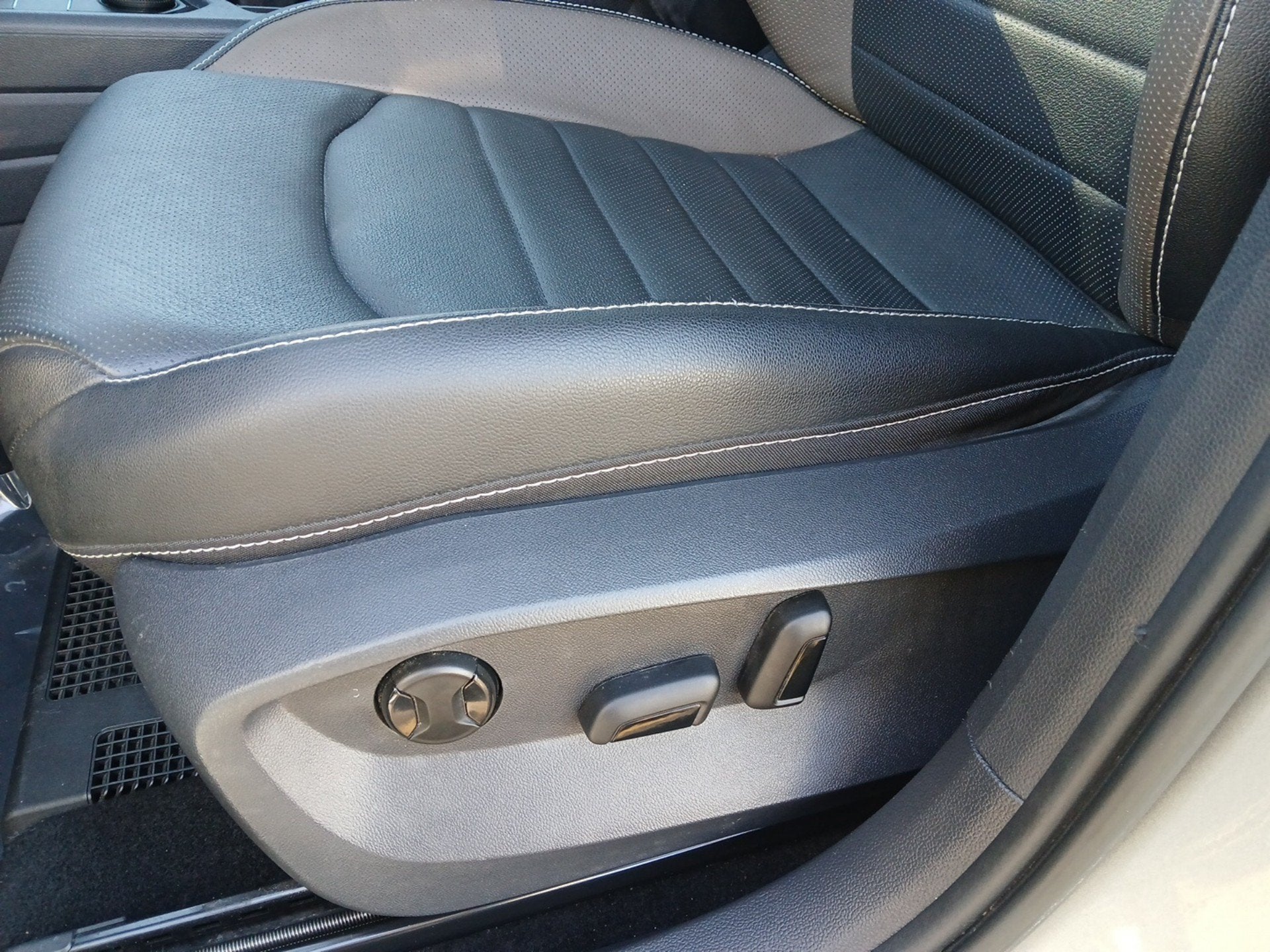 2023 Volkswagen Taos SEL