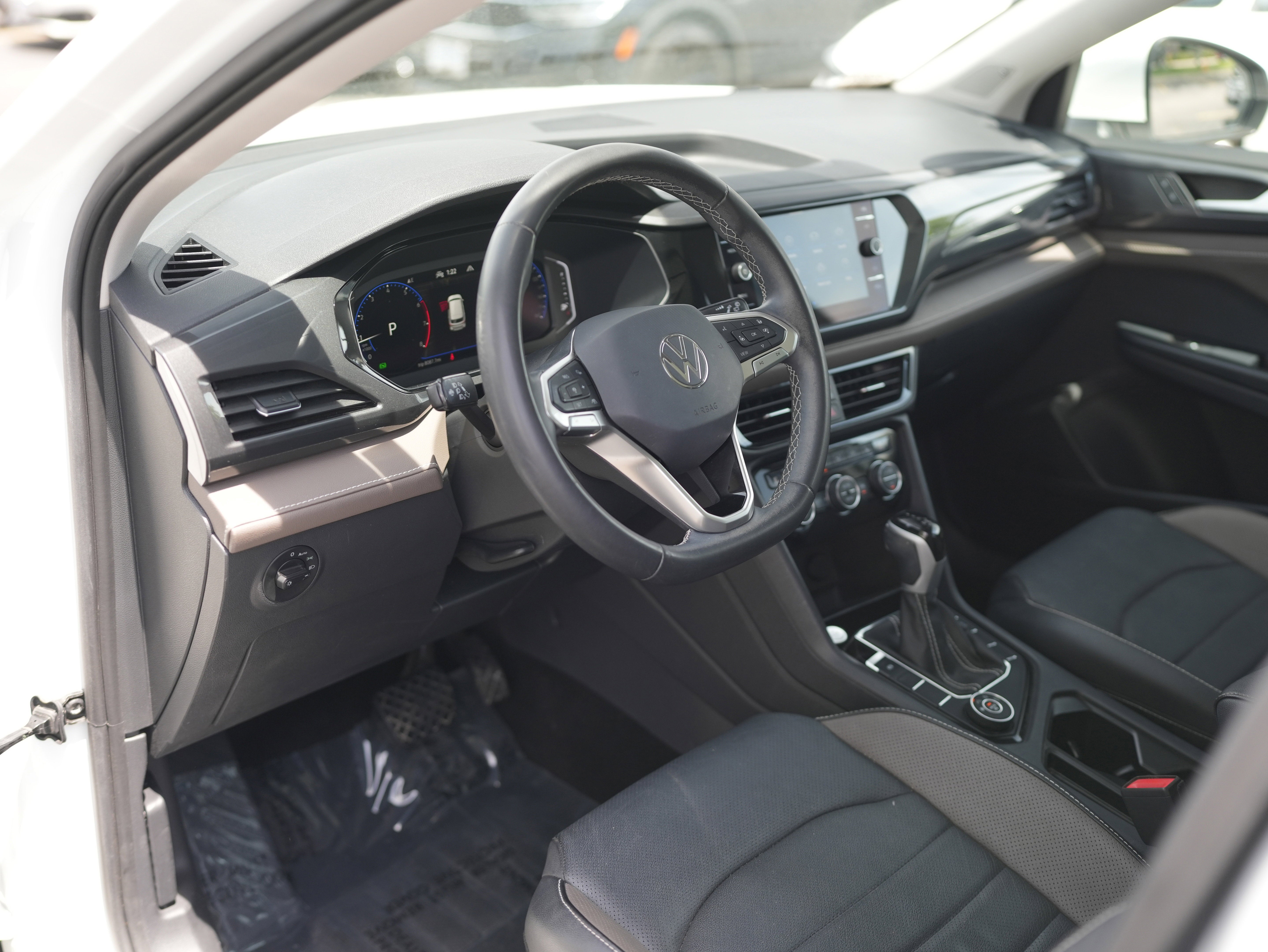 2023 Volkswagen Taos 1.5T SEL