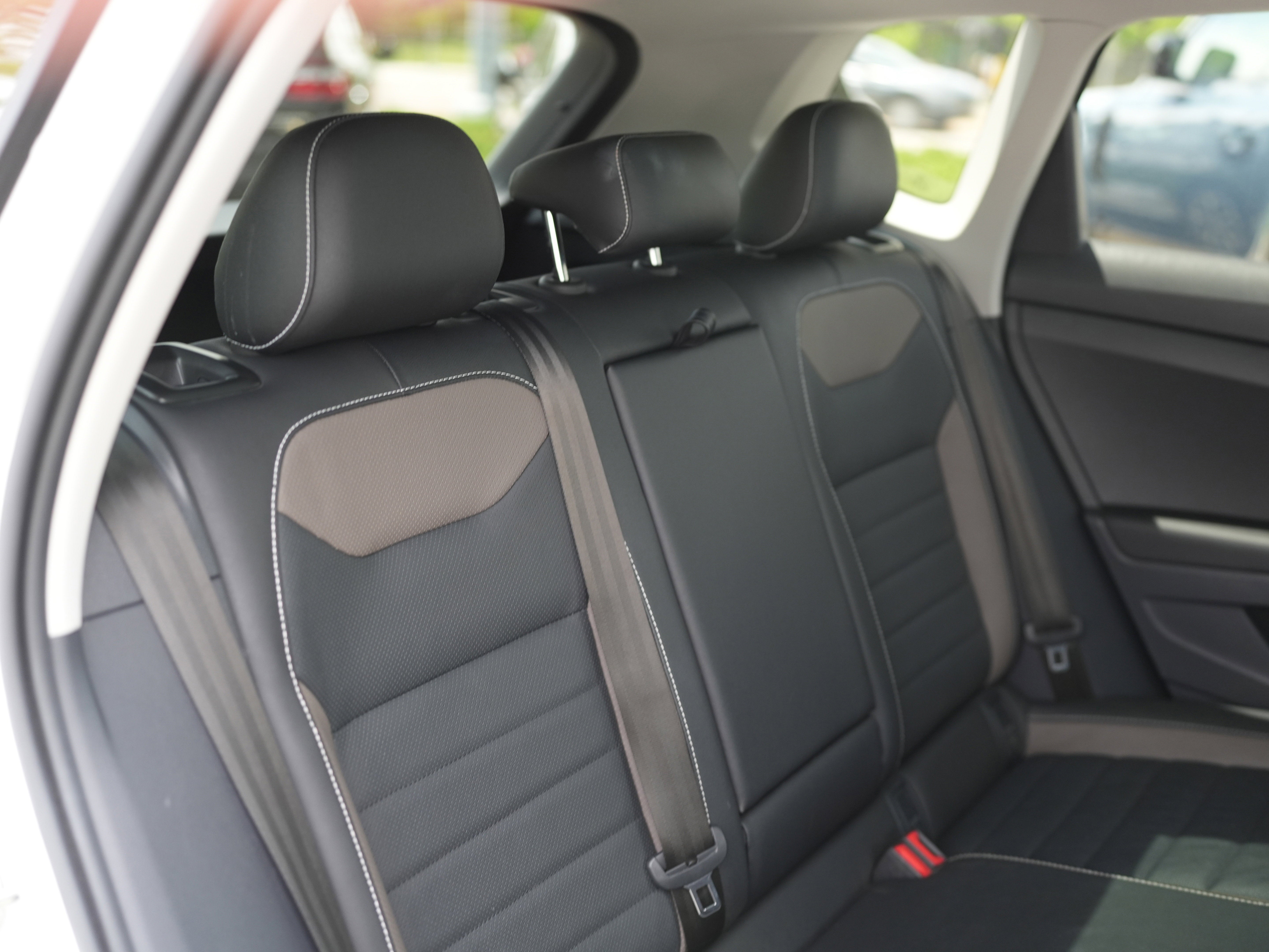 2023 Volkswagen Taos 1.5T SEL
