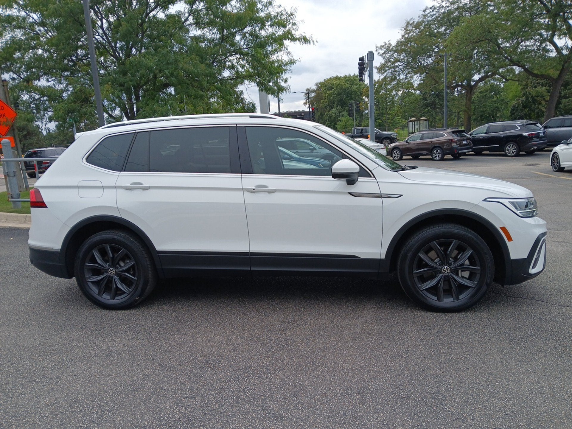 2024 Volkswagen Tiguan 2.0T SE