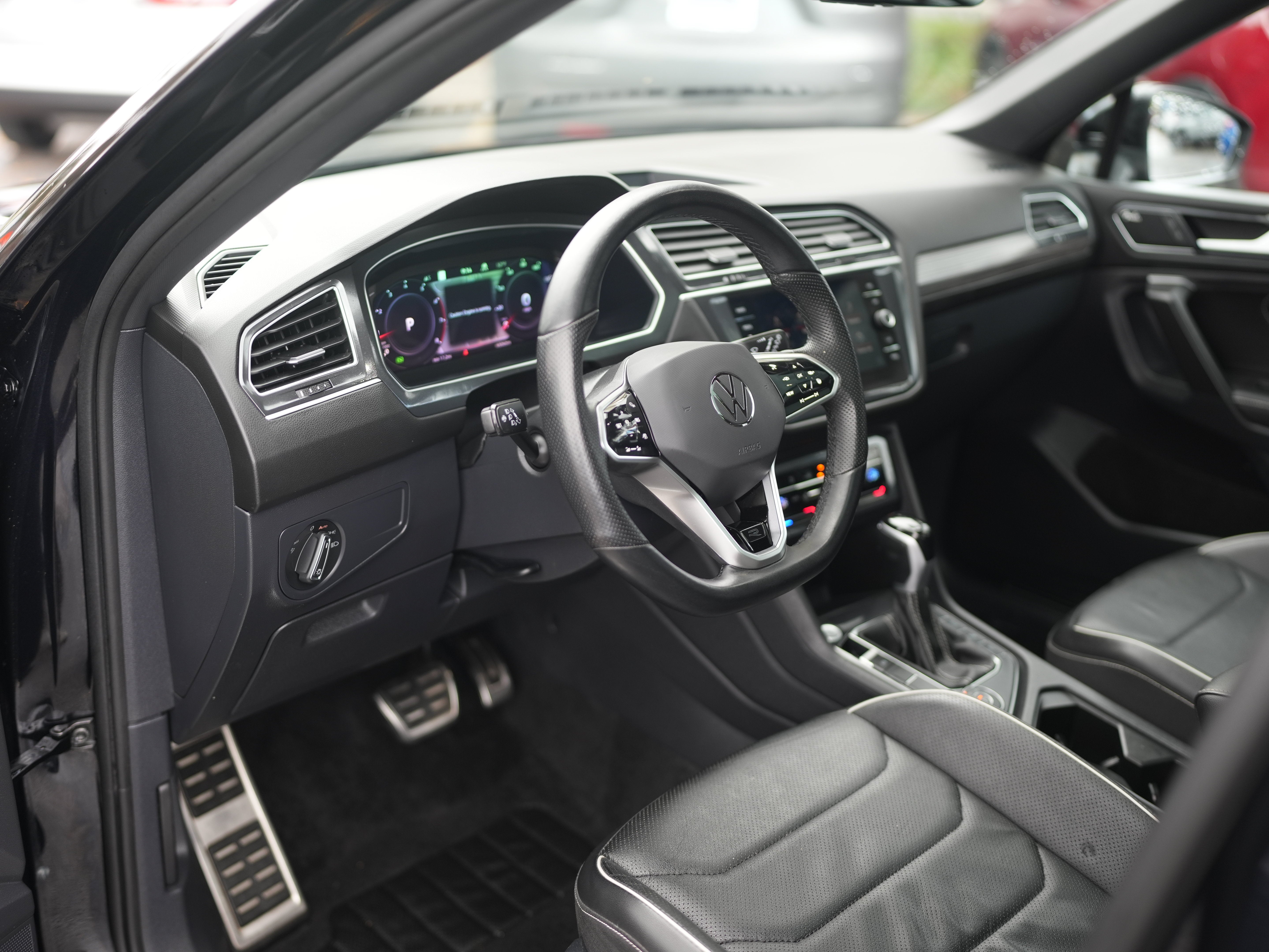 2024 Volkswagen Tiguan 2.0T SEL R-Line