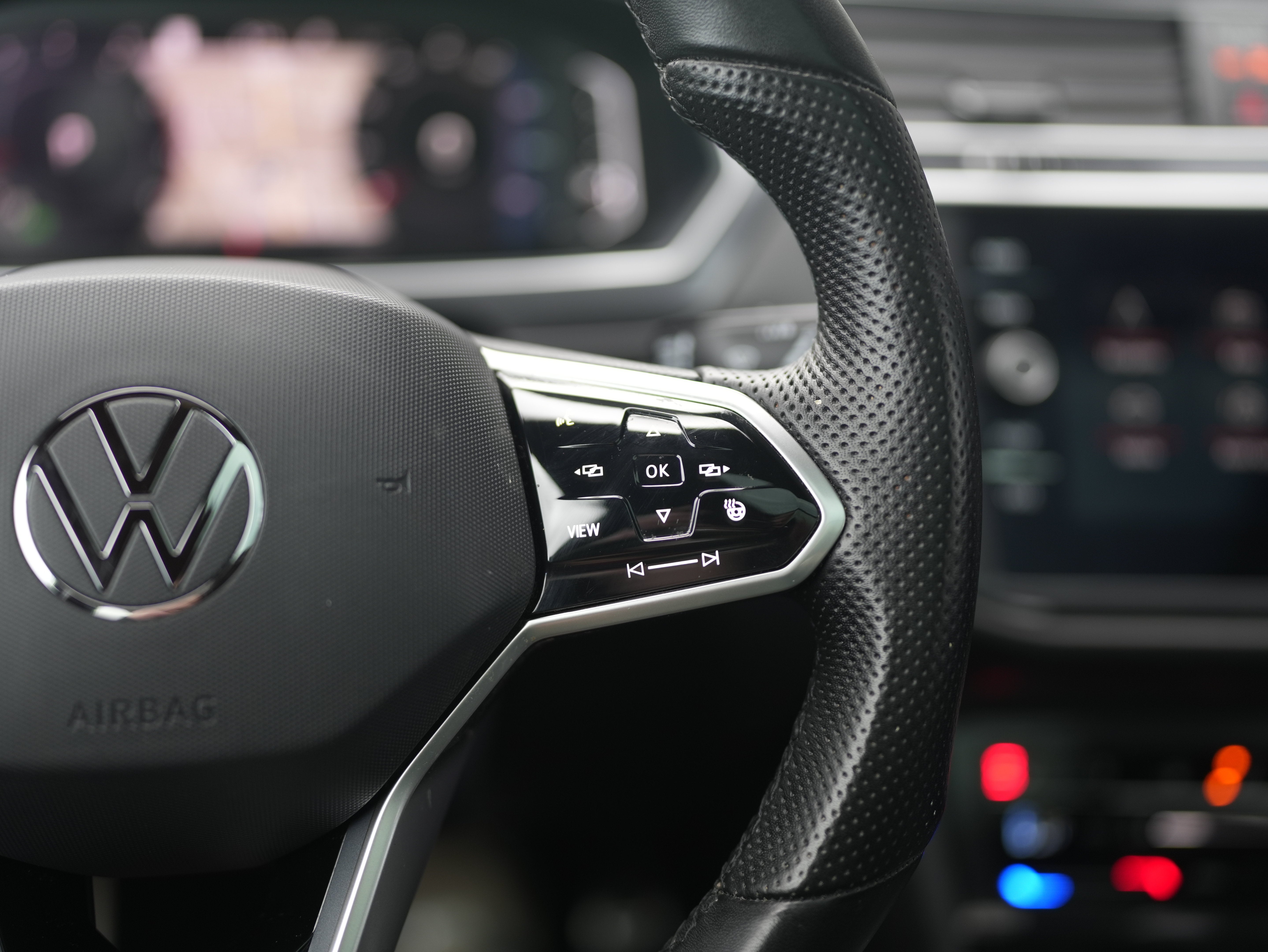 2024 Volkswagen Tiguan 2.0T SEL R-Line