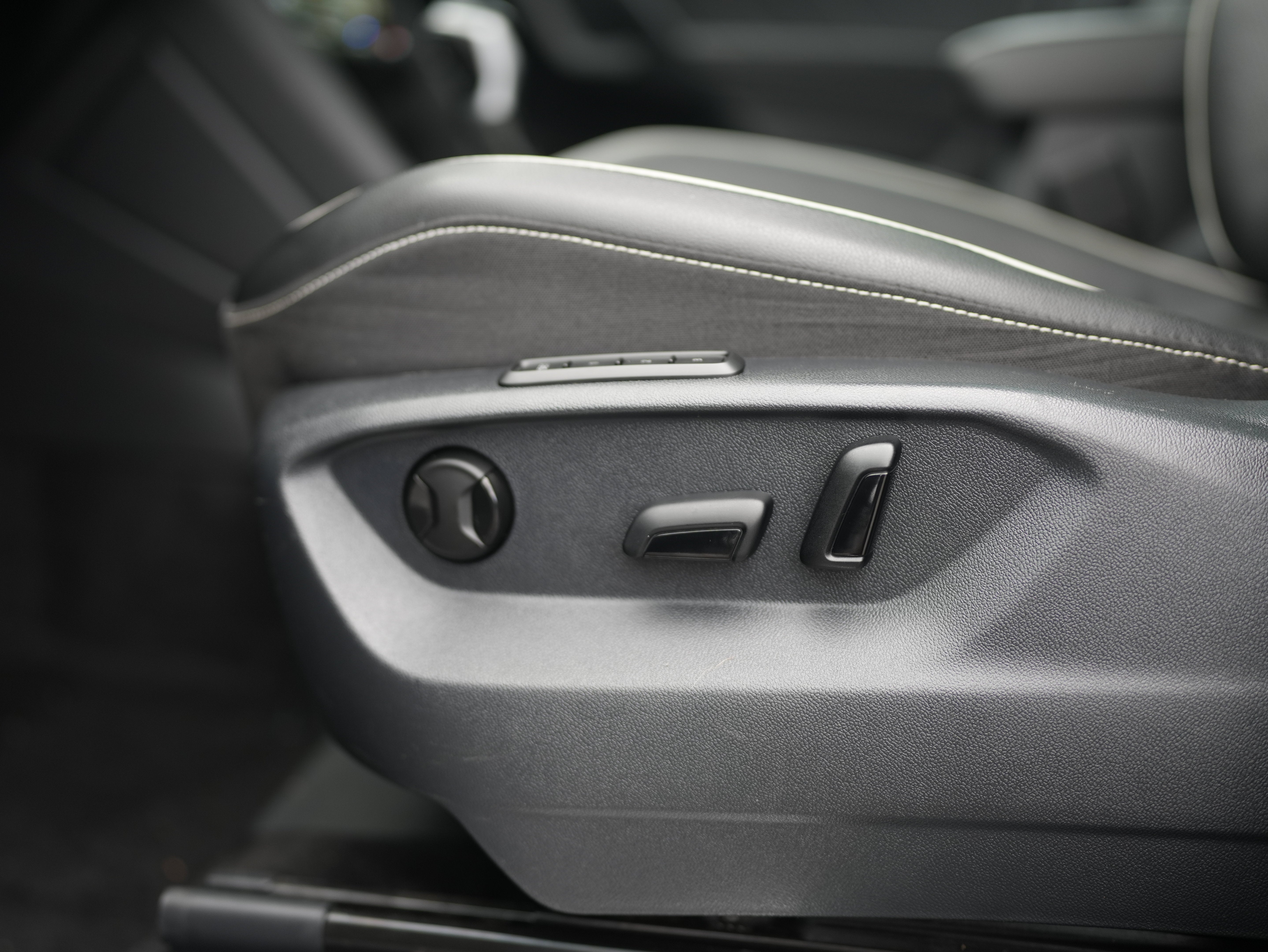 2024 Volkswagen Tiguan 2.0T SEL R-Line