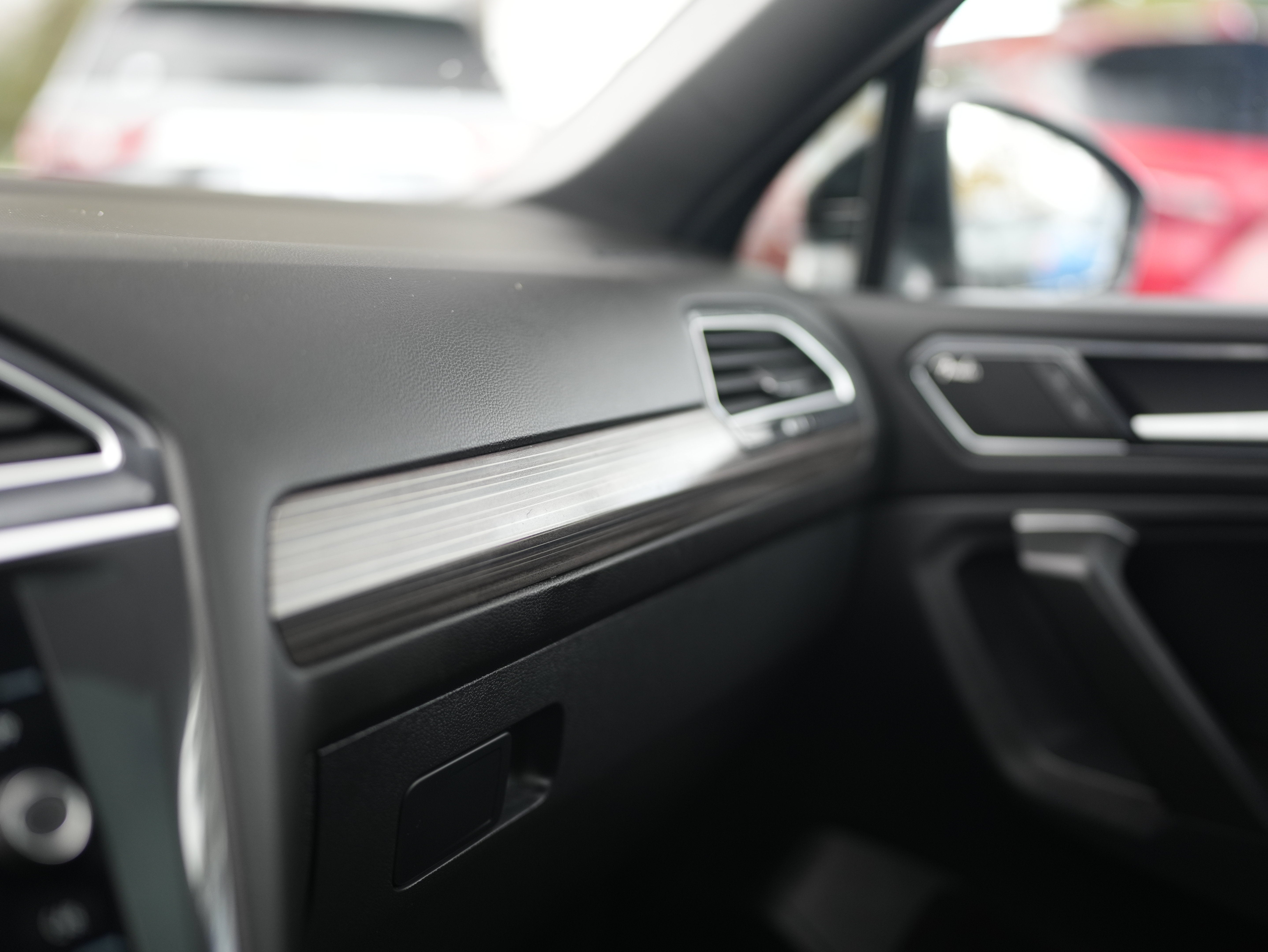 2024 Volkswagen Tiguan 2.0T SEL R-Line