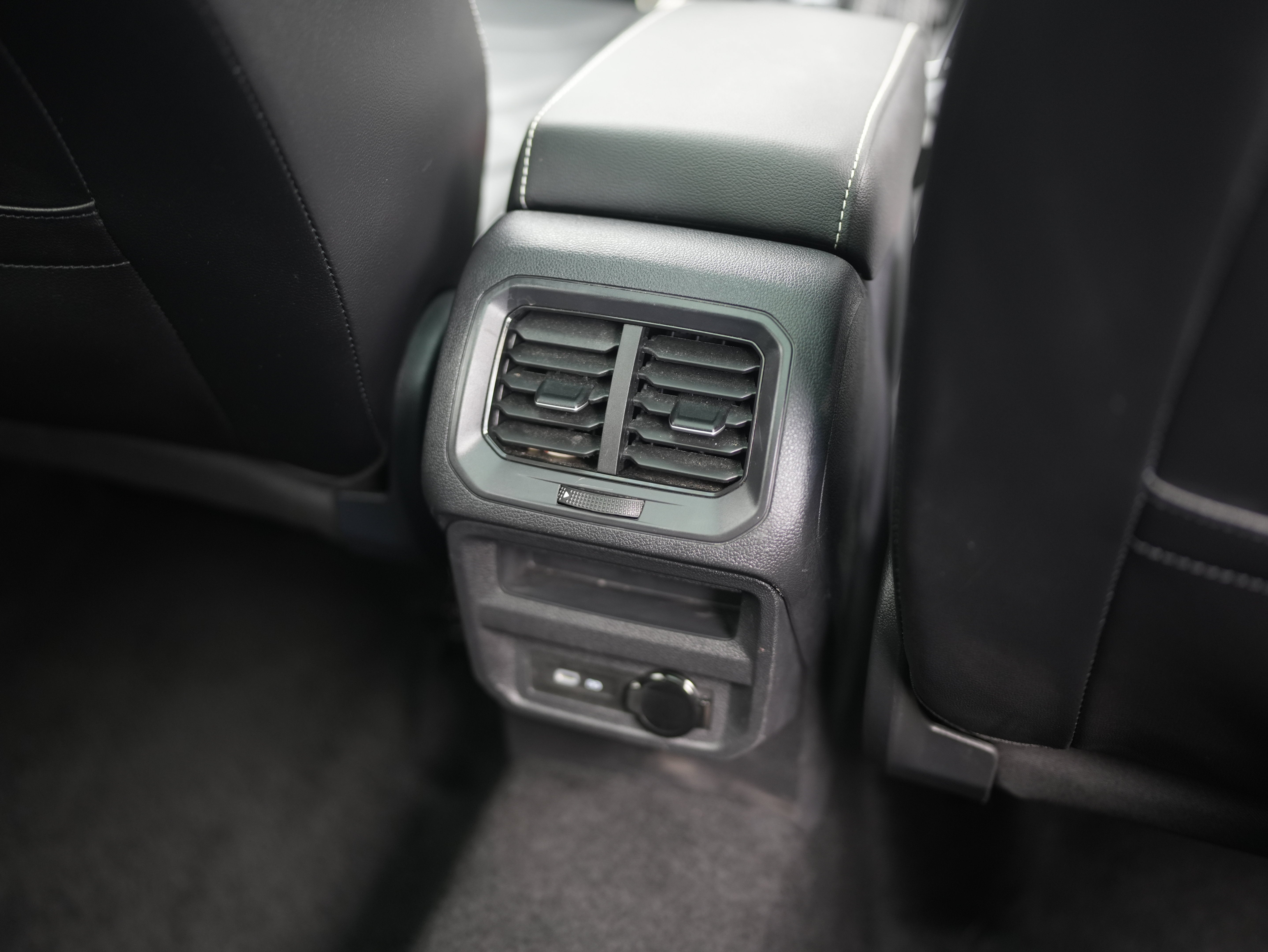 2024 Volkswagen Tiguan 2.0T SEL R-Line