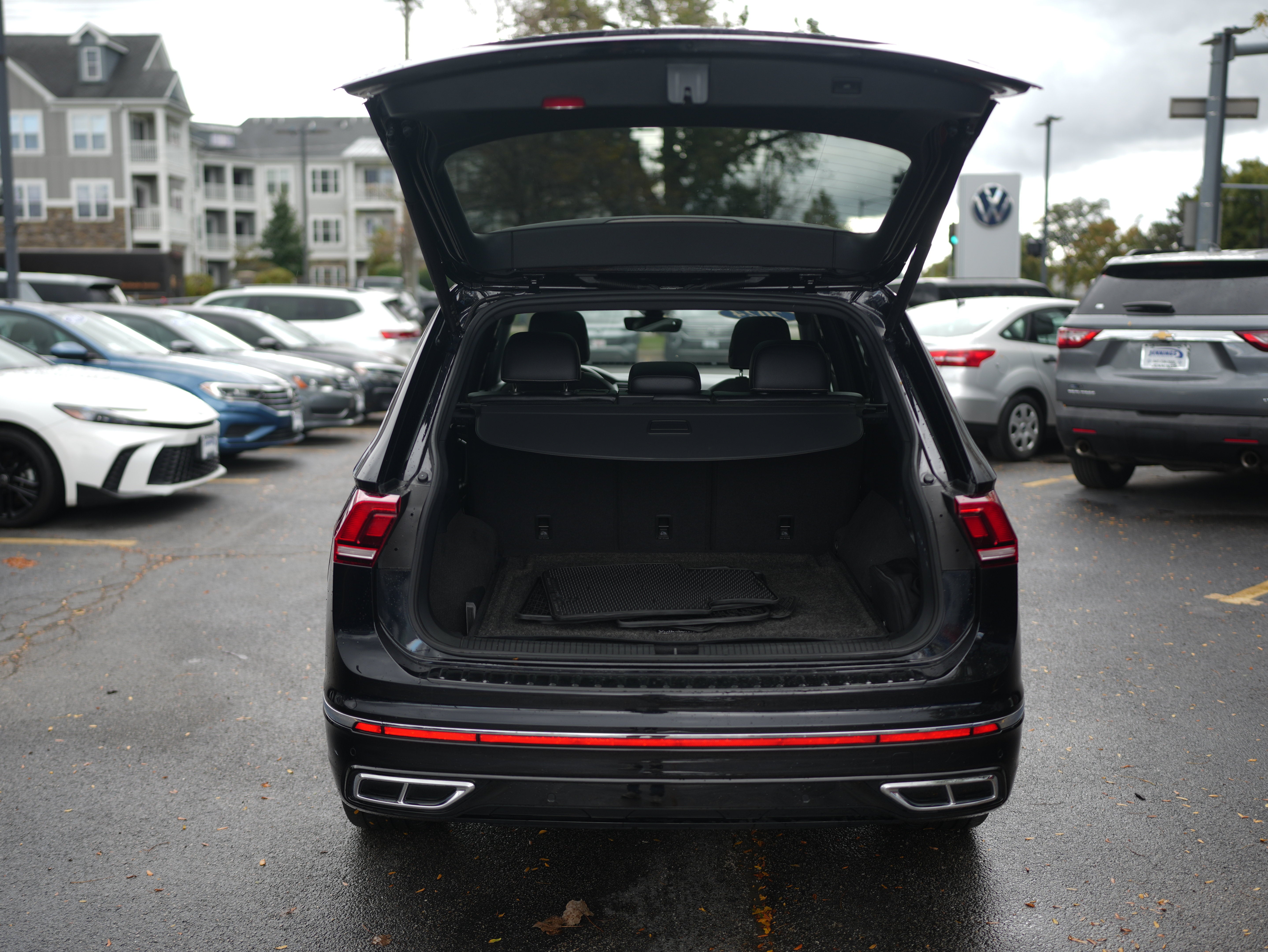 2024 Volkswagen Tiguan 2.0T SEL R-Line