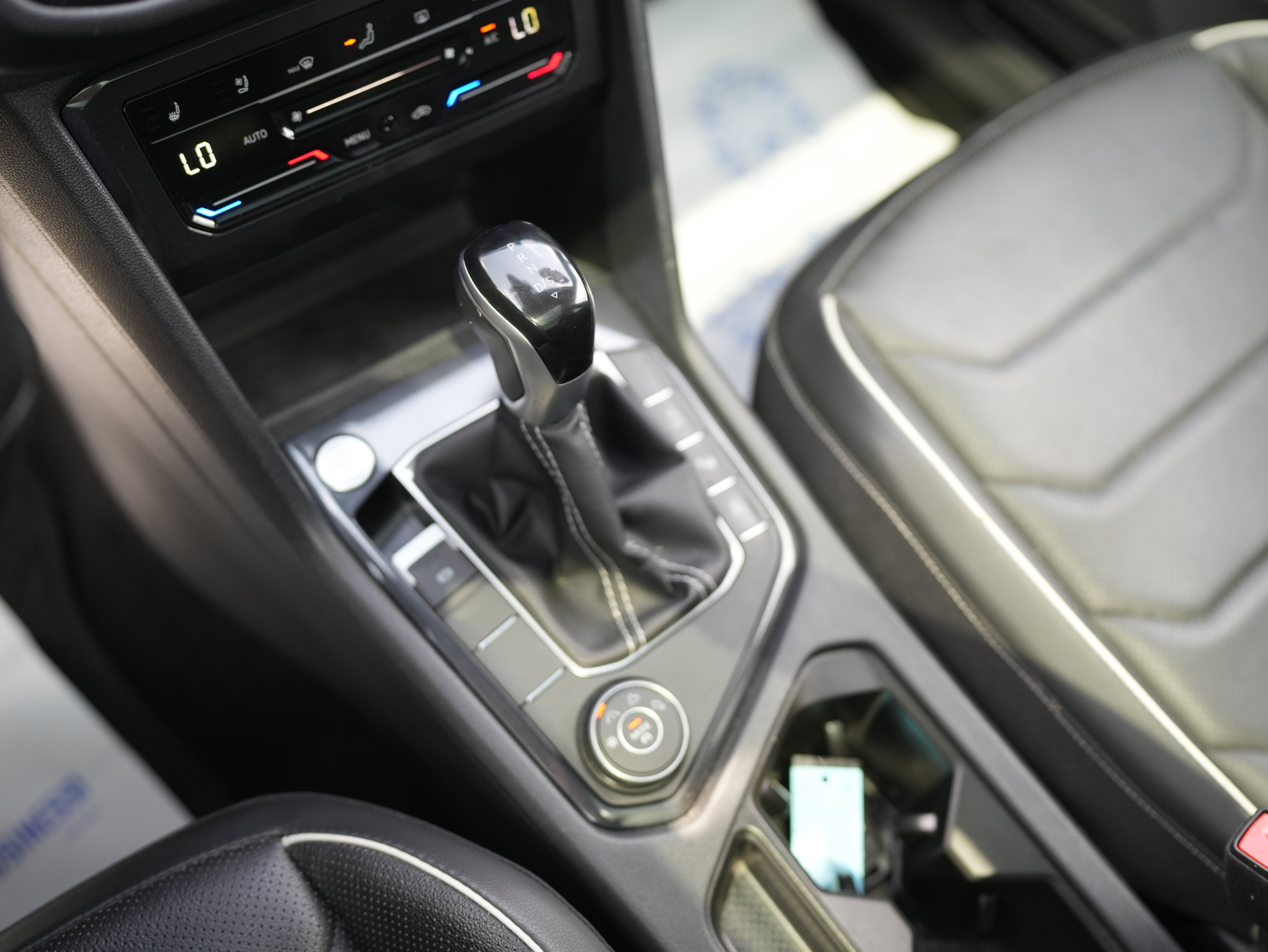 2023 Volkswagen Tiguan 2.0T SEL R-Line